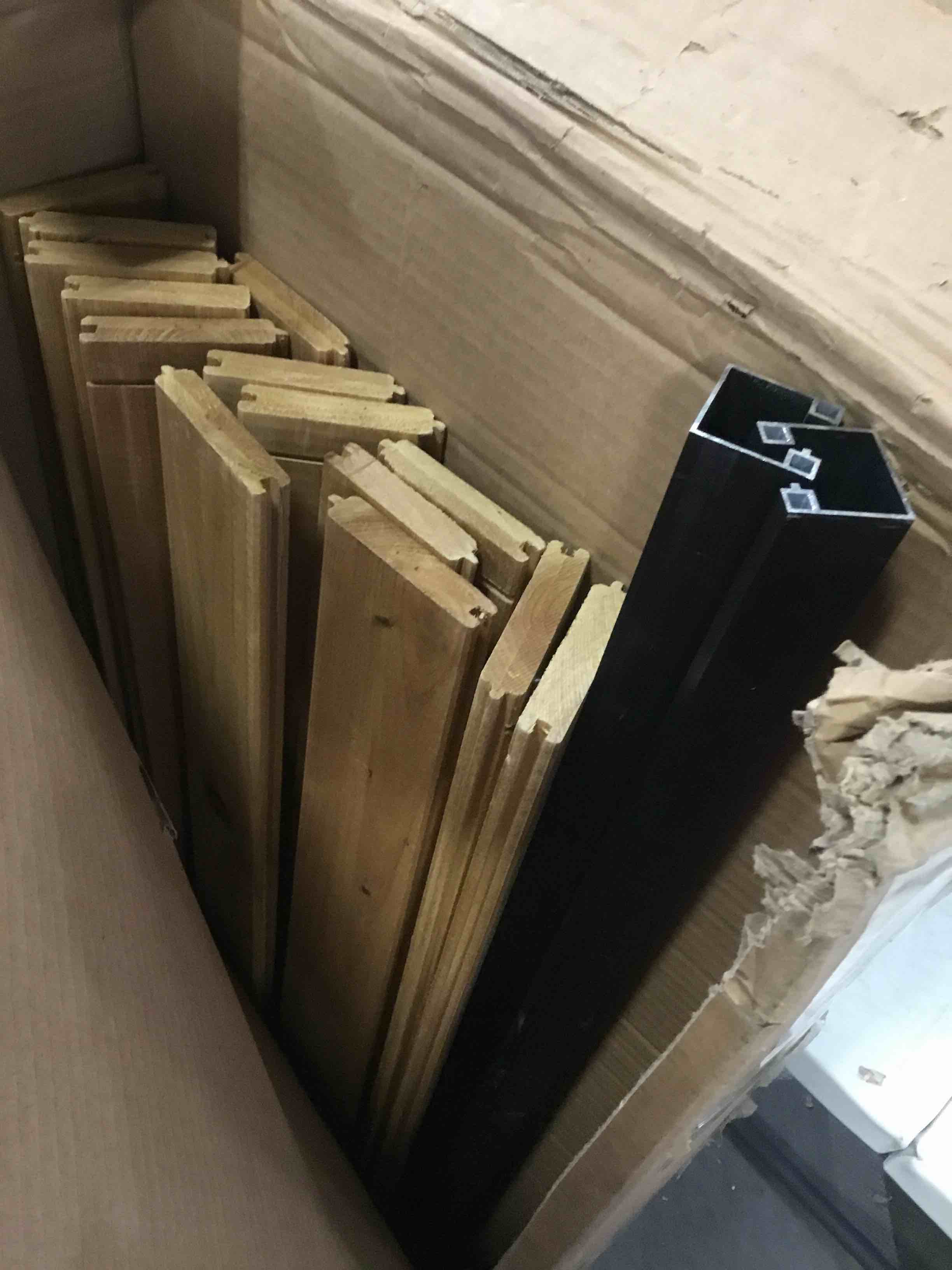 https://s3.amazonaws.com/lotting-images-prod/bidfta/BLU5404058_1694361600244.jpeg