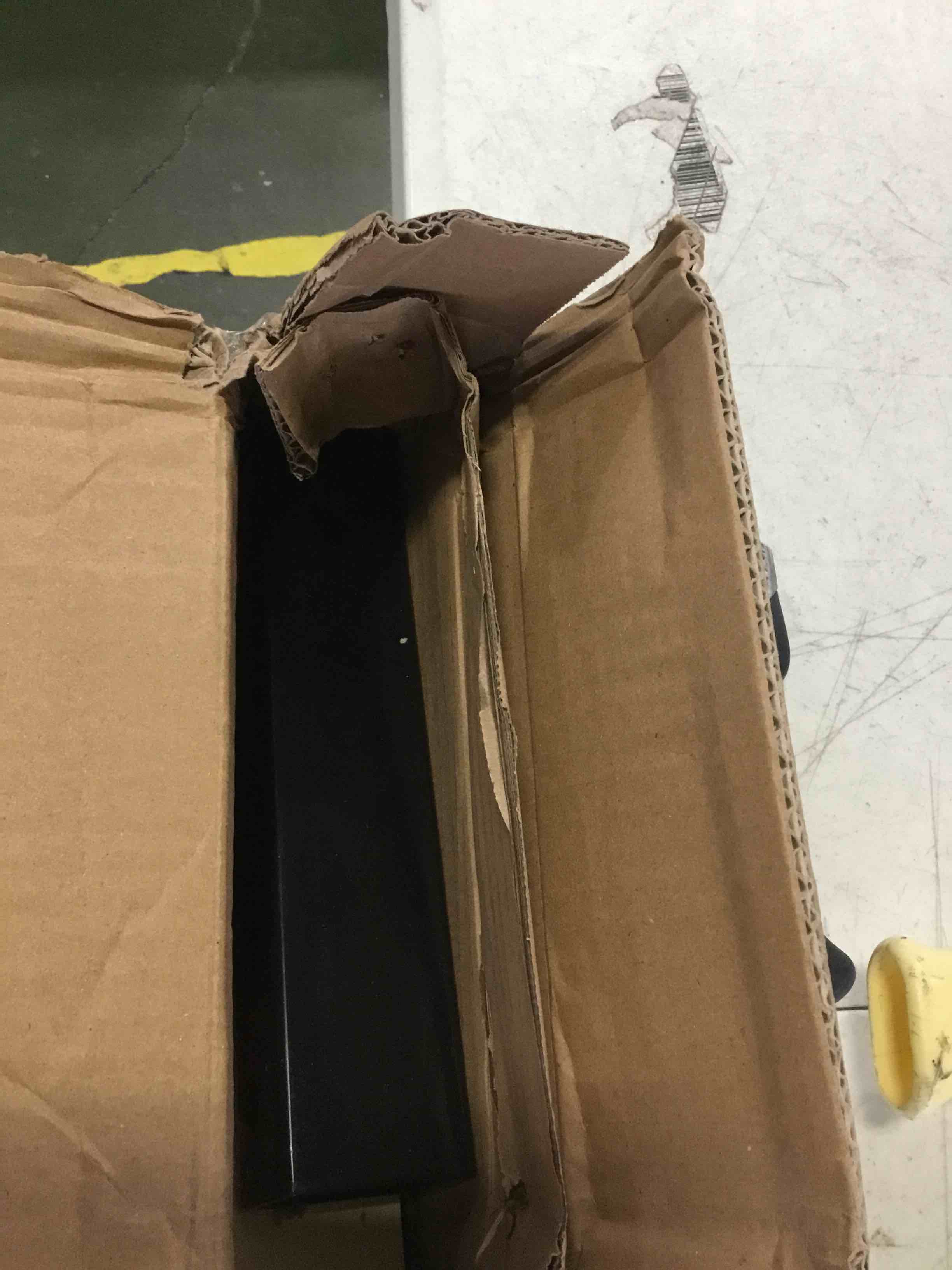 https://s3.amazonaws.com/lotting-images-prod/bidfta/BLU5404062_1694361990842.jpeg
