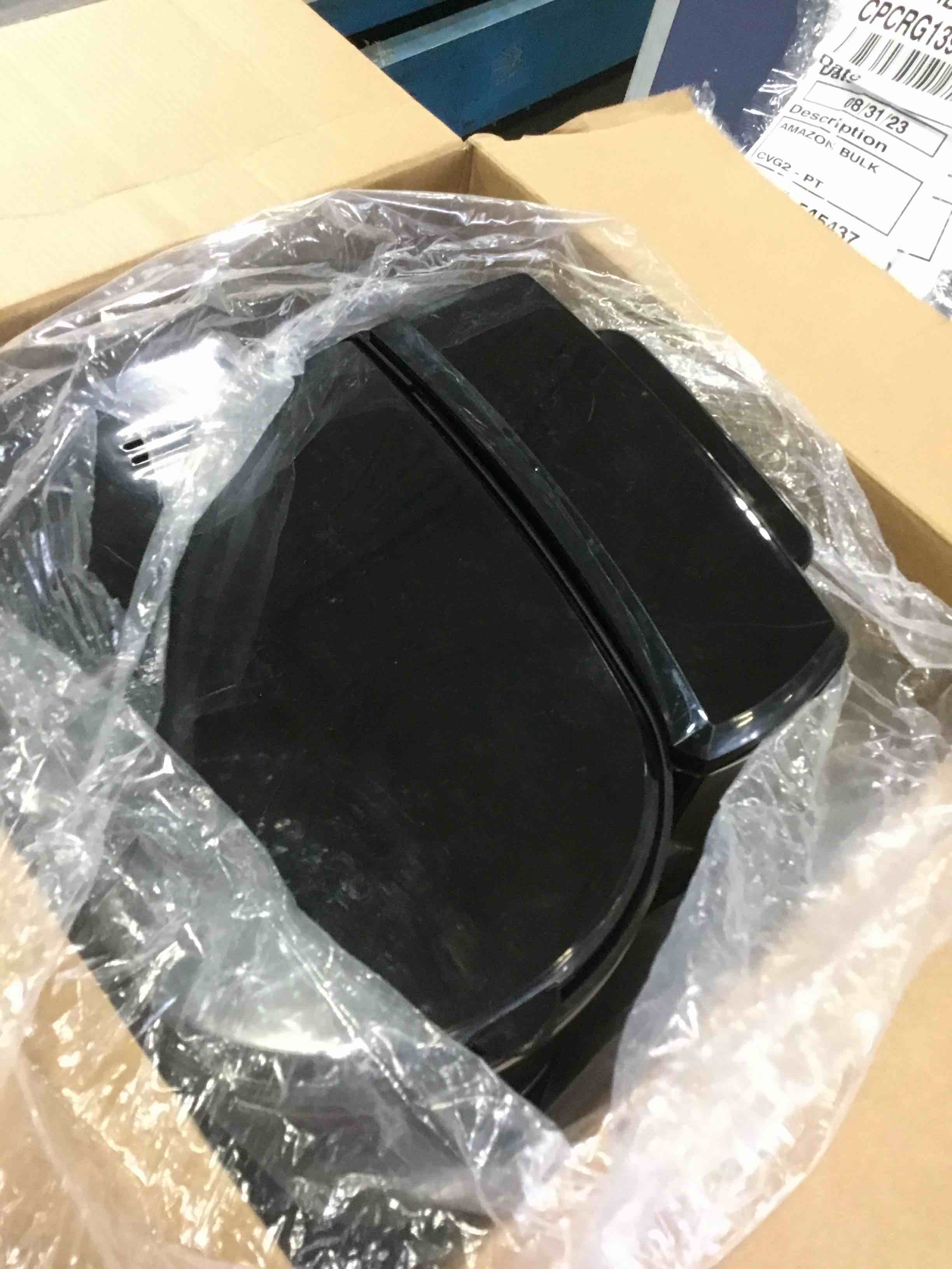 https://s3.amazonaws.com/lotting-images-prod/bidfta/BLU5404067_1694362488256.jpeg