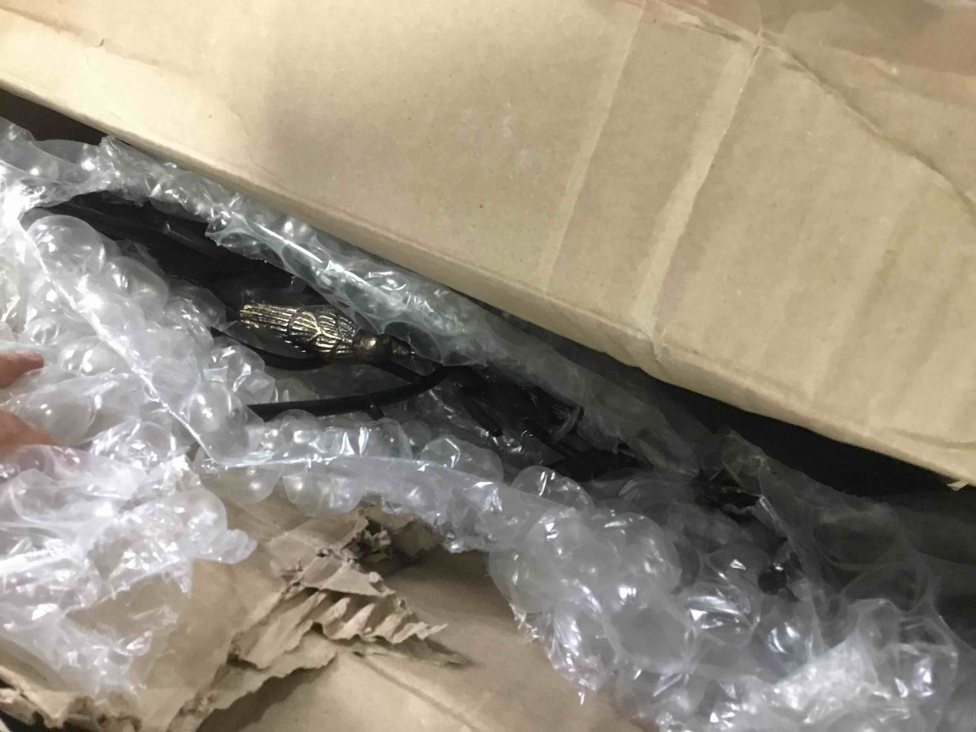 https://s3.amazonaws.com/lotting-images-prod/bidfta/BLU5404072_1694363049991.jpeg