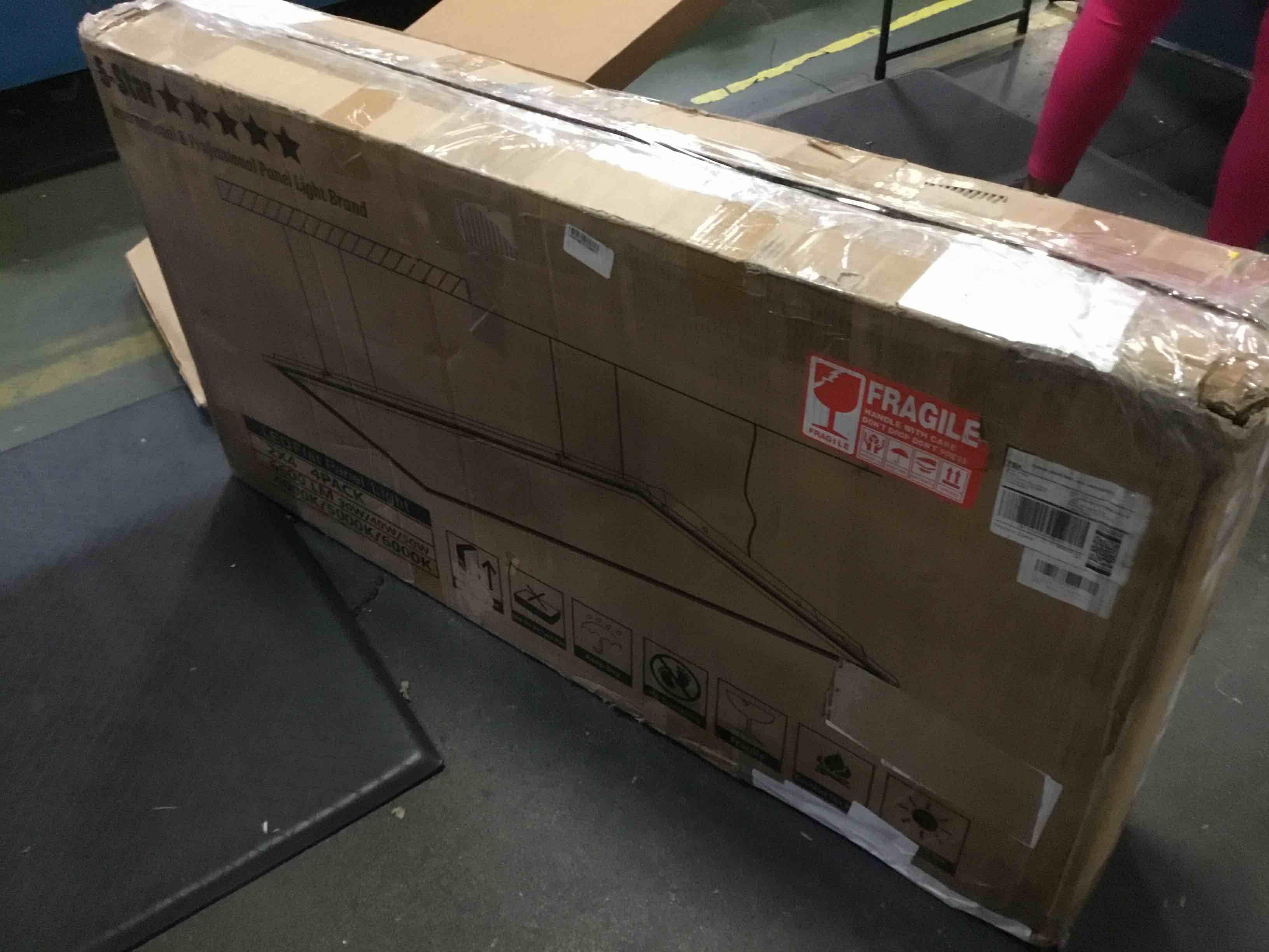 https://s3.amazonaws.com/lotting-images-prod/bidfta/BLU5404157_1694438106809.jpeg