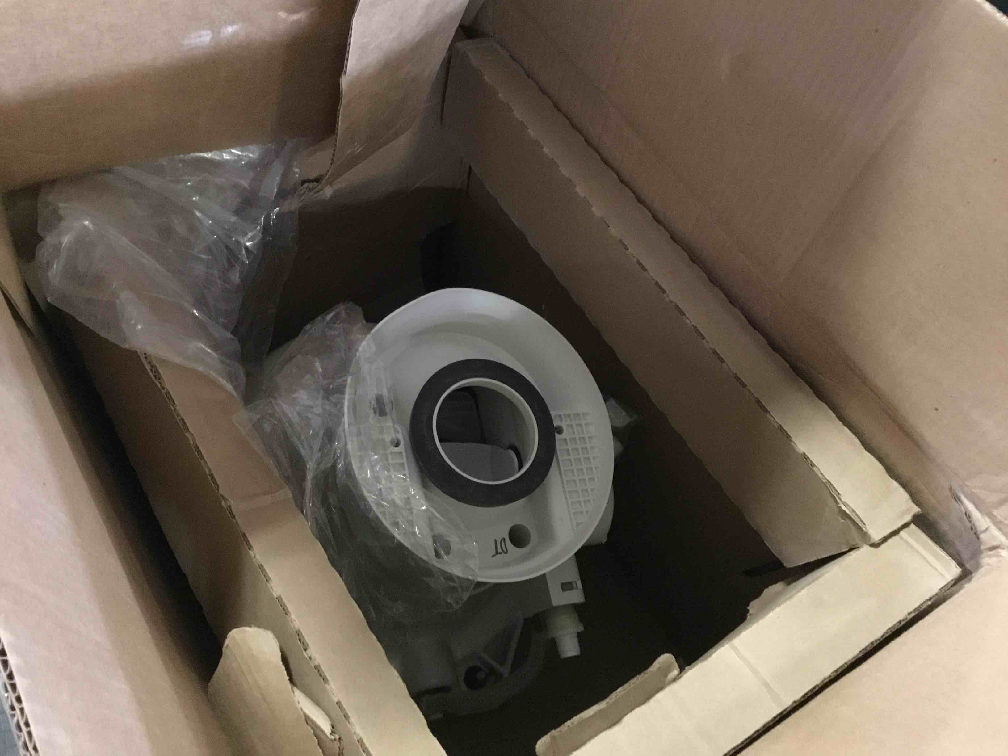 https://s3.amazonaws.com/lotting-images-prod/bidfta/BLU5404165_1694438885335.jpeg
