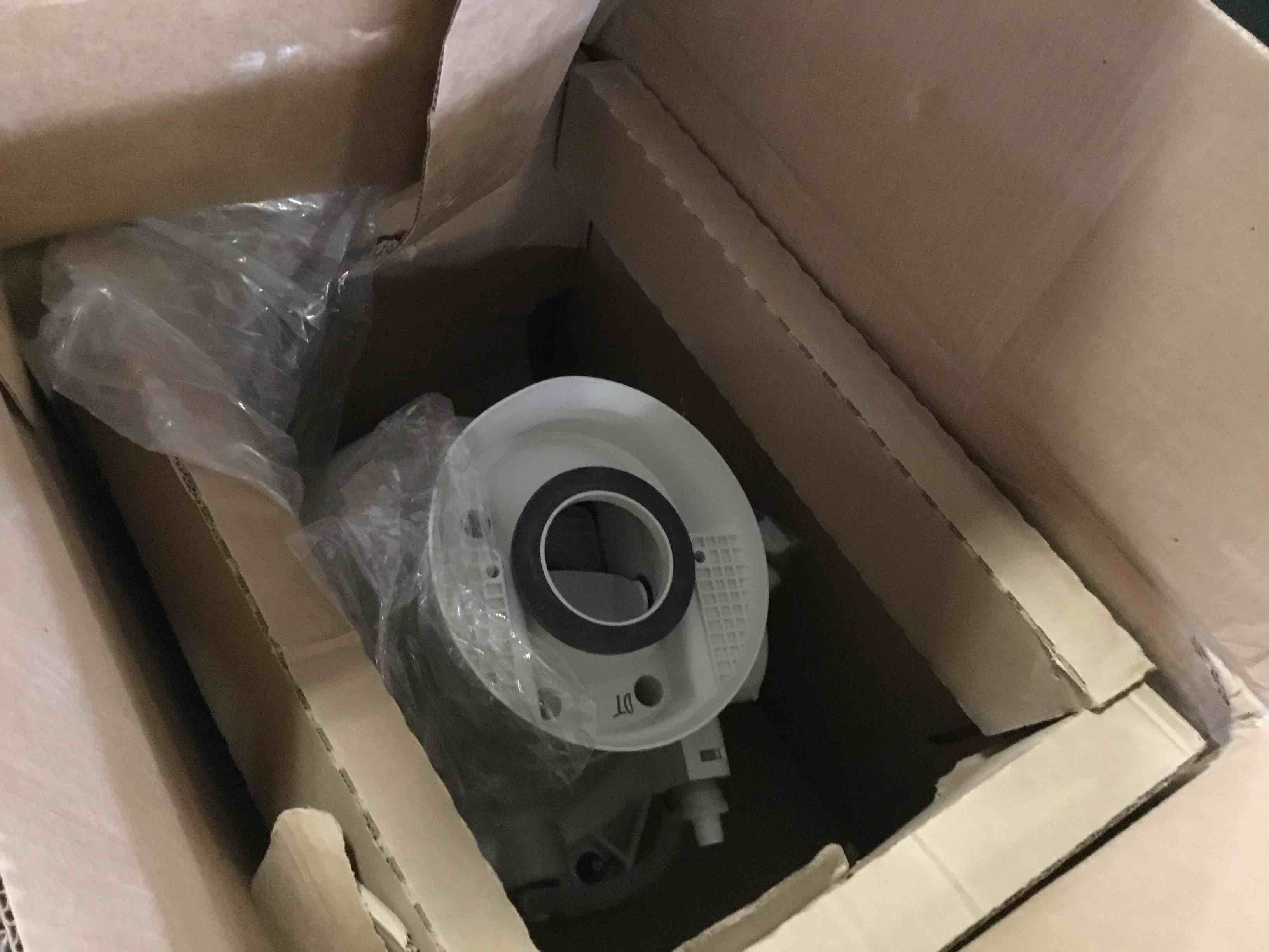 https://s3.amazonaws.com/lotting-images-prod/bidfta/BLU5404165_1694438886577.jpeg