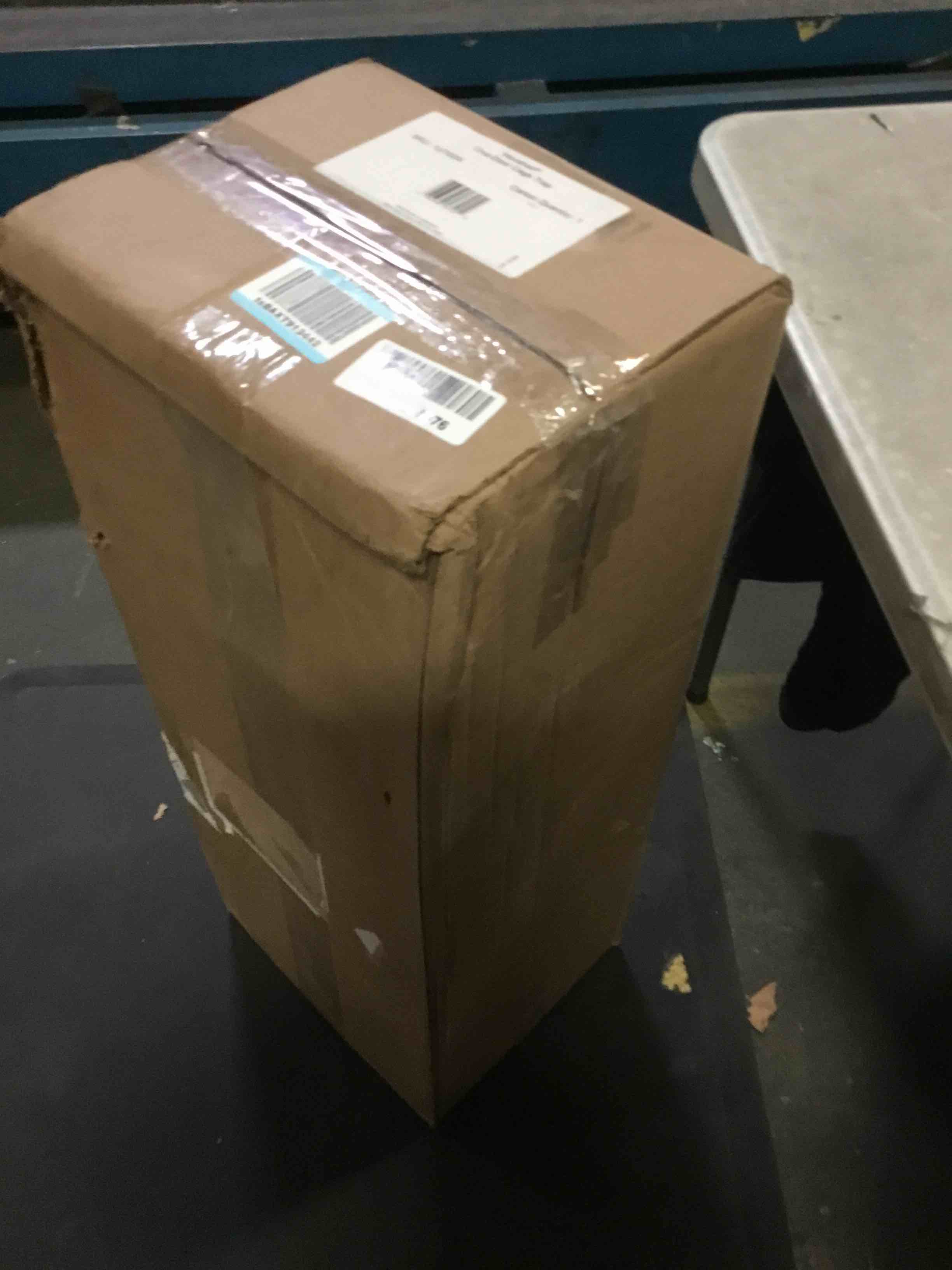 https://s3.amazonaws.com/lotting-images-prod/bidfta/BLU5404330_1694519633372.jpeg