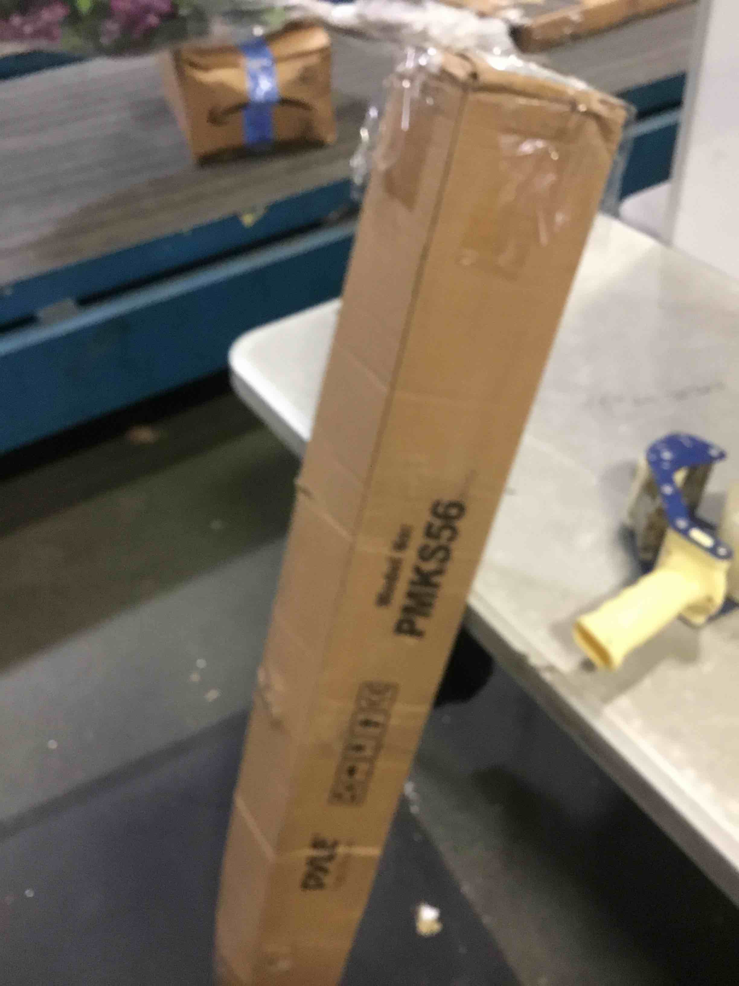 https://s3.amazonaws.com/lotting-images-prod/bidfta/BLU5404362_1694524253042.jpeg
