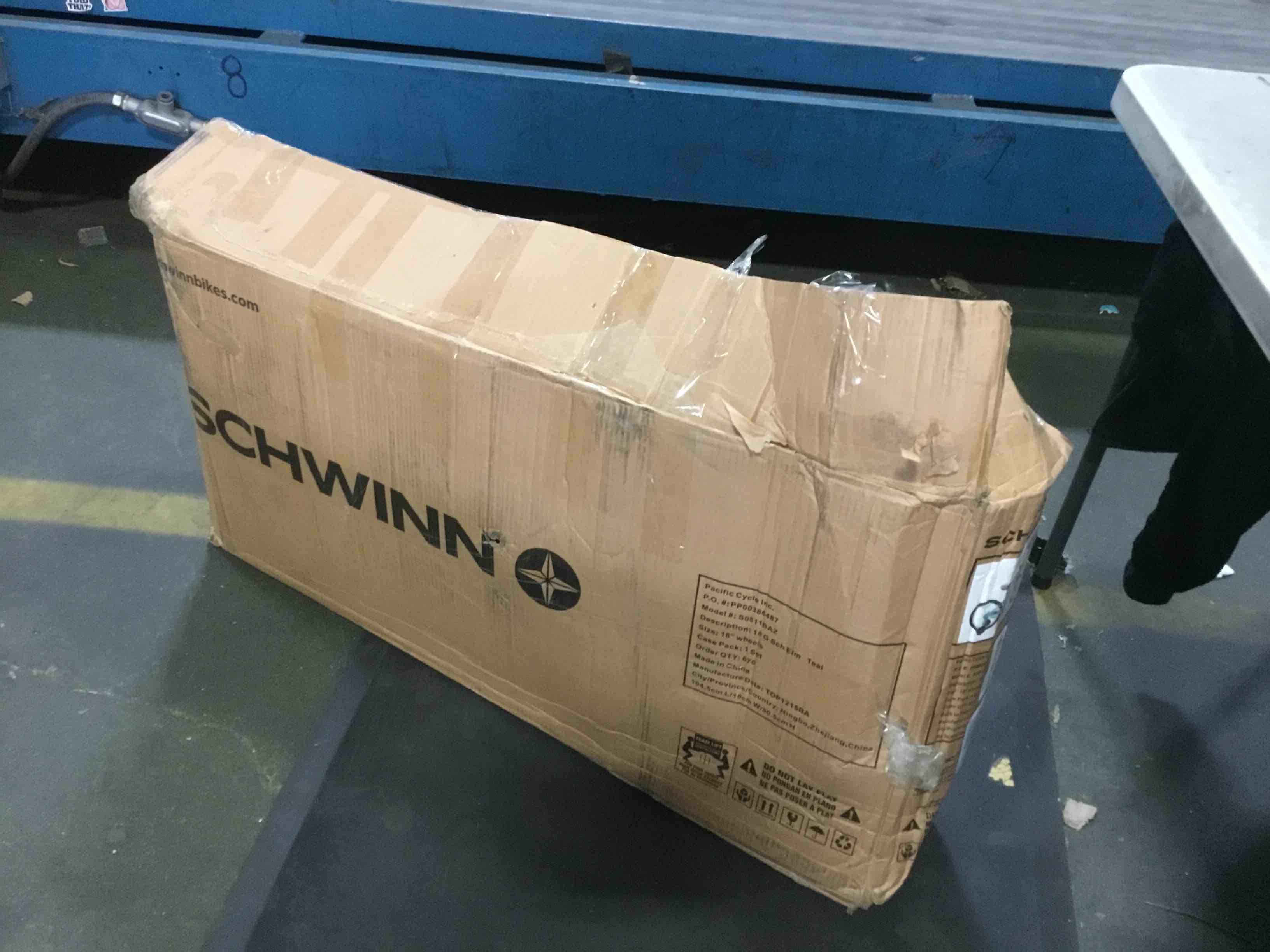 https://s3.amazonaws.com/lotting-images-prod/bidfta/BLU5404400_1694530344801.jpeg