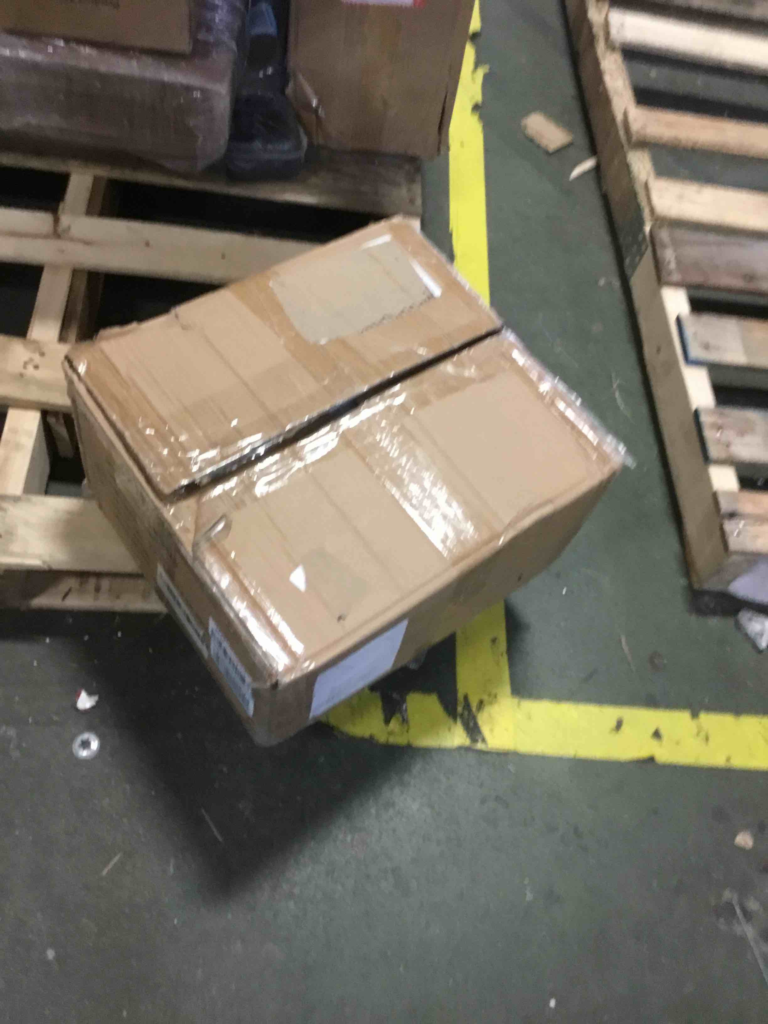 https://s3.amazonaws.com/lotting-images-prod/bidfta/BLU5404428_1694533749450.jpeg