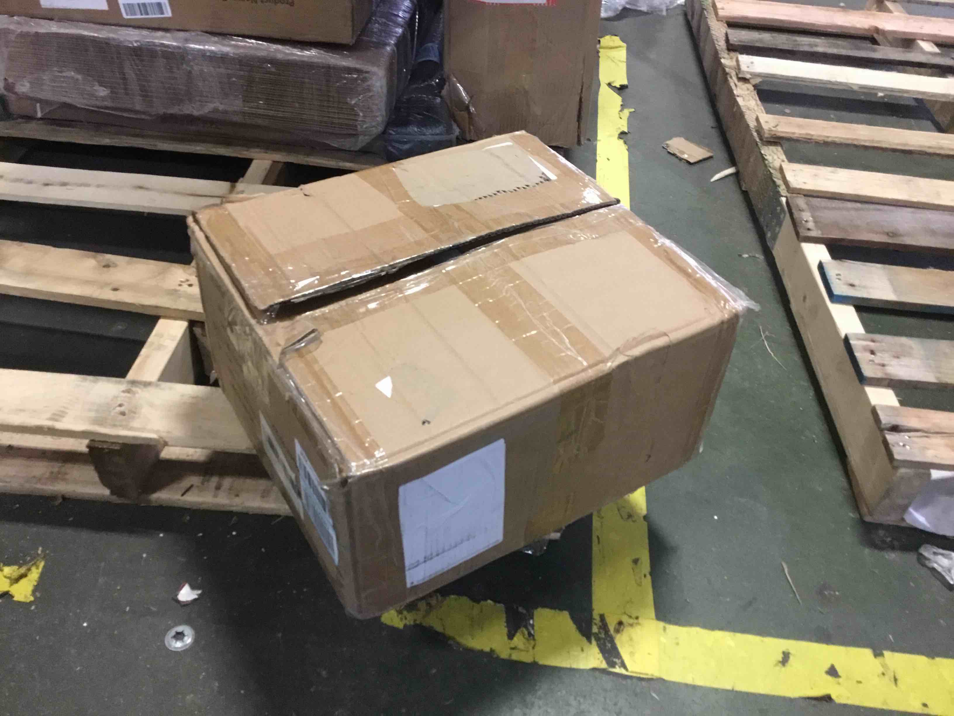 https://s3.amazonaws.com/lotting-images-prod/bidfta/BLU5404428_1694533751577.jpeg