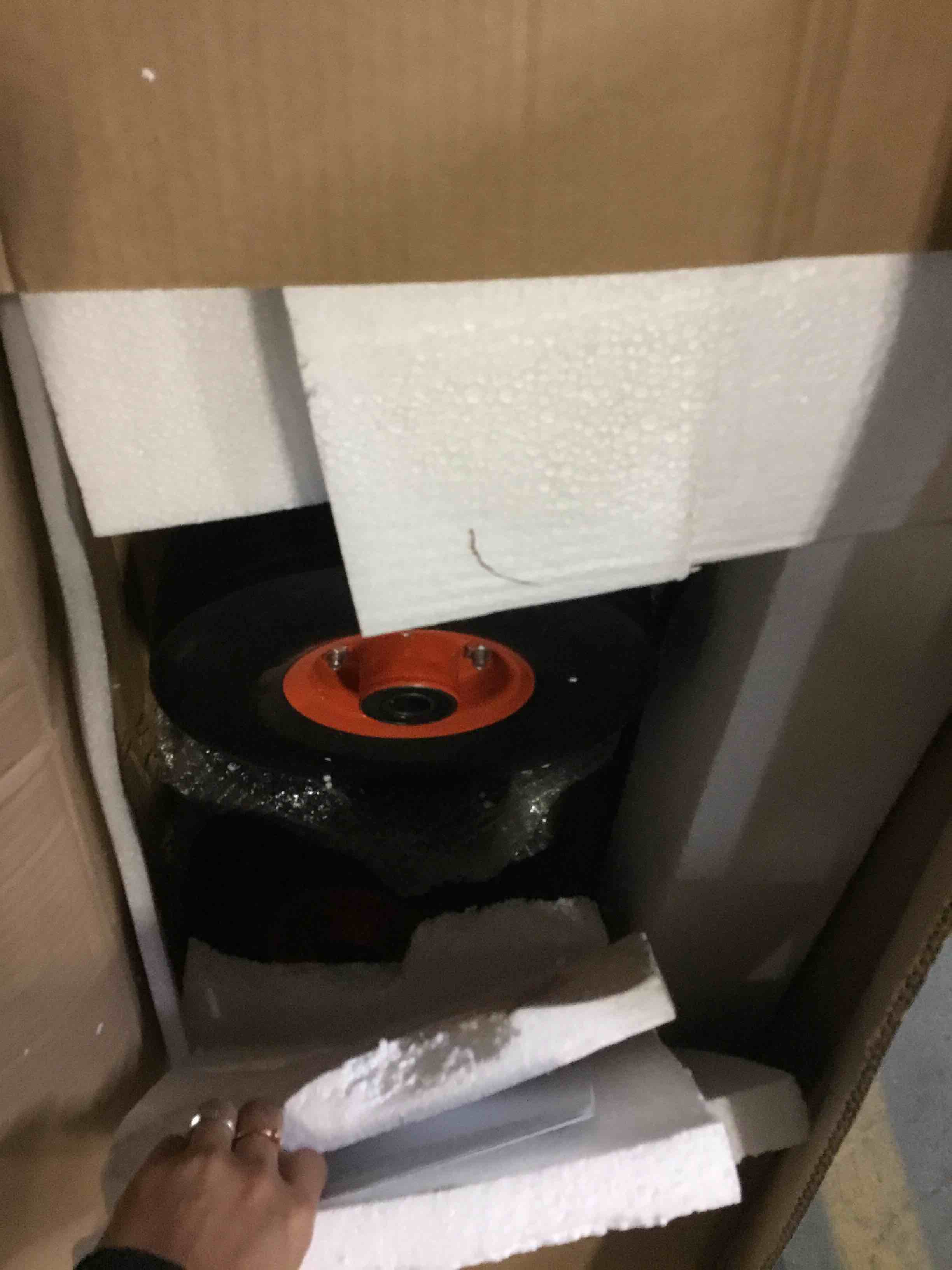 https://s3.amazonaws.com/lotting-images-prod/bidfta/BLU5404527_1694603134279.jpeg