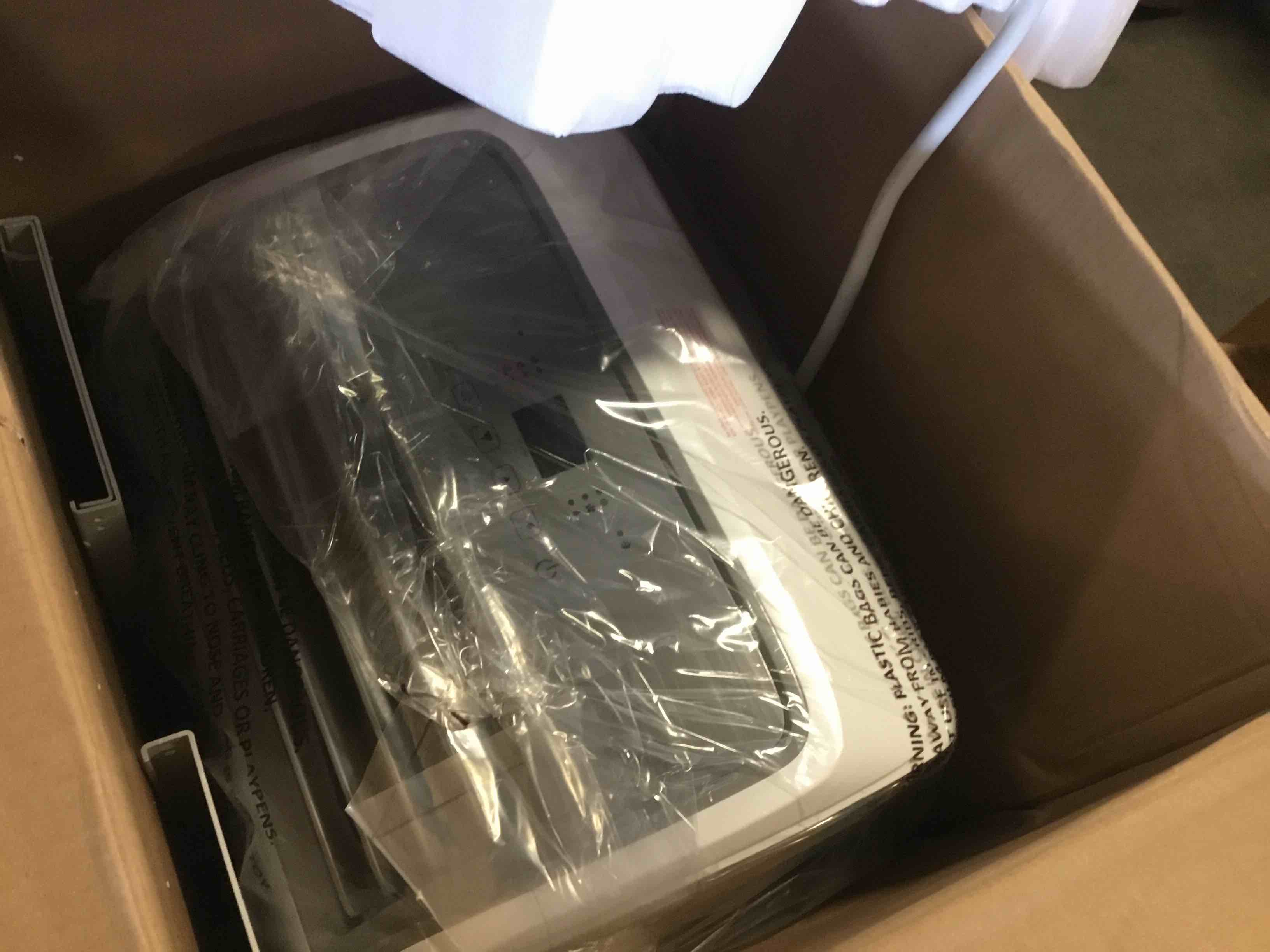 https://s3.amazonaws.com/lotting-images-prod/bidfta/BLU5404645_1694619369720.jpeg