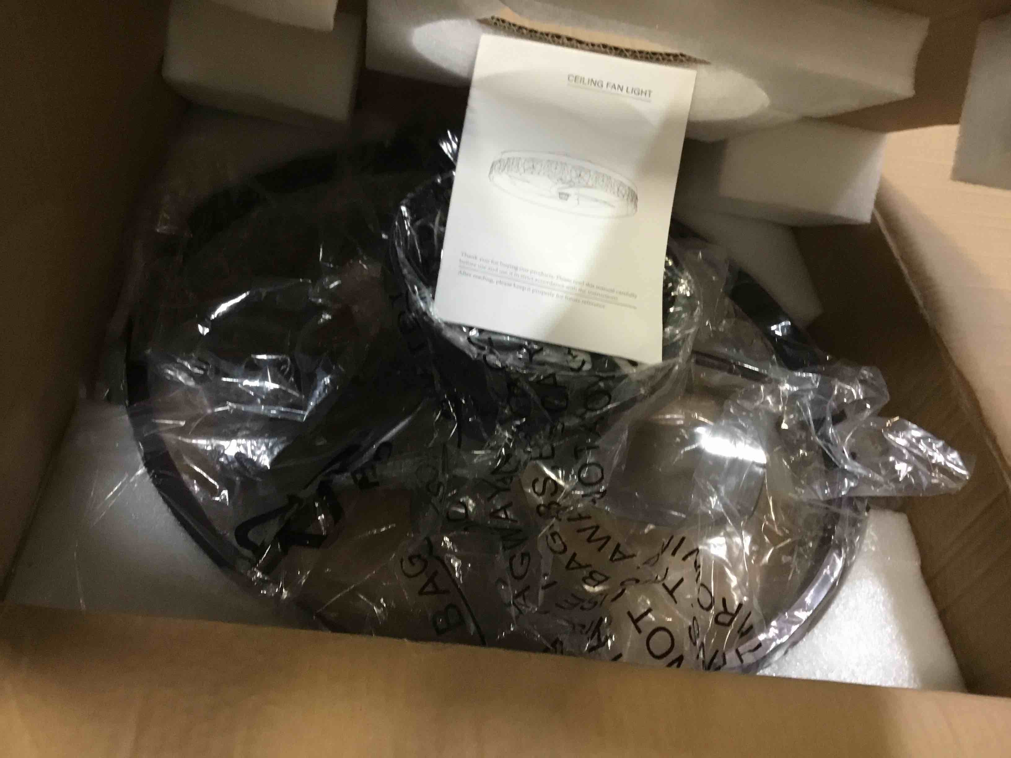 https://s3.amazonaws.com/lotting-images-prod/bidfta/BLU5405342_1694517545218.jpeg