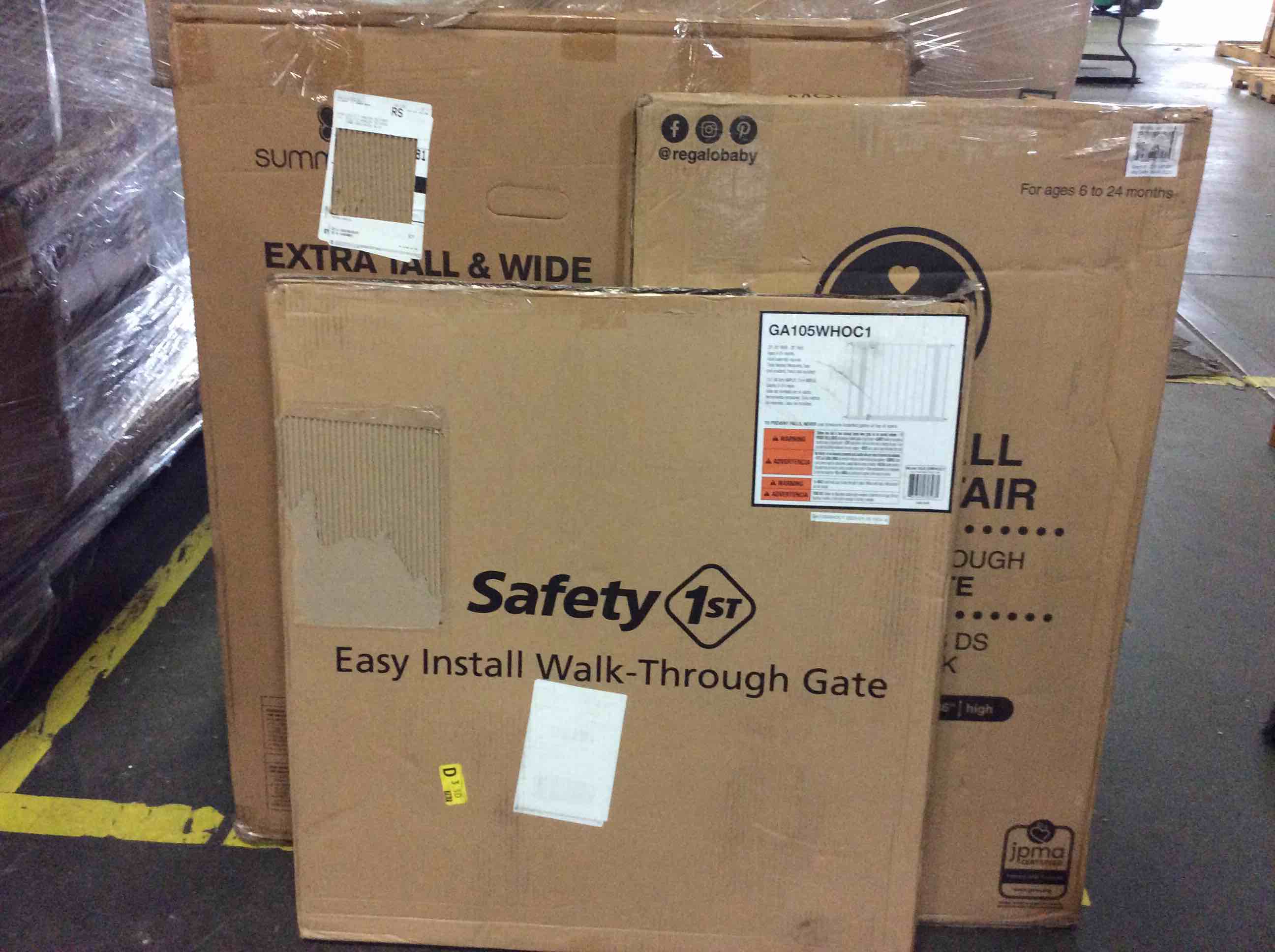 Assorted safety gates sizes and style 