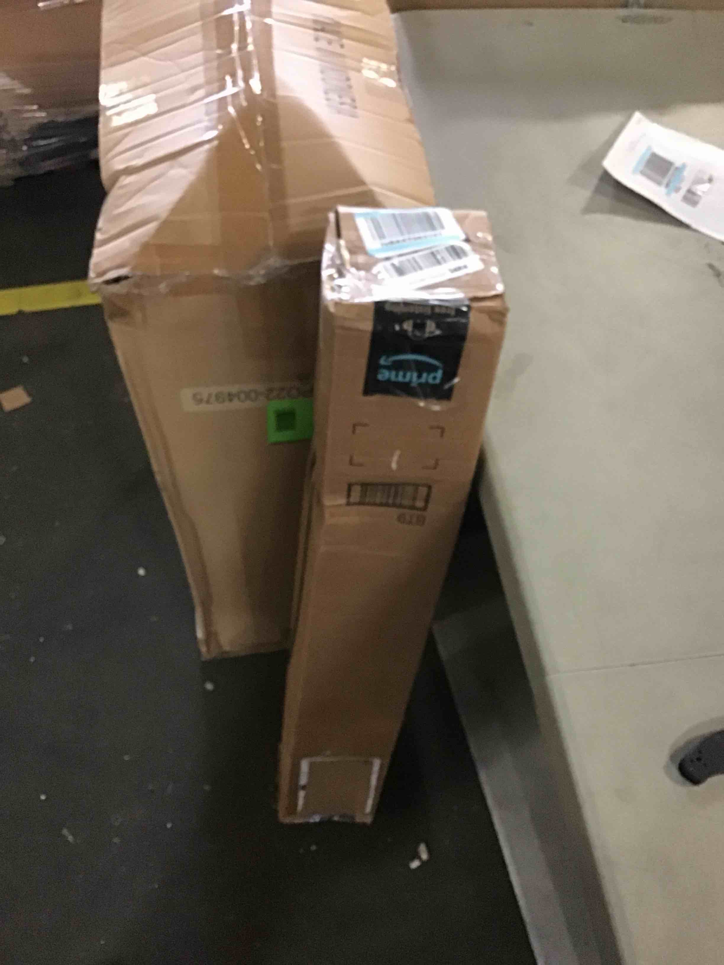 https://s3.amazonaws.com/lotting-images-prod/bidfta/BLU5406478_1694008632711.jpeg