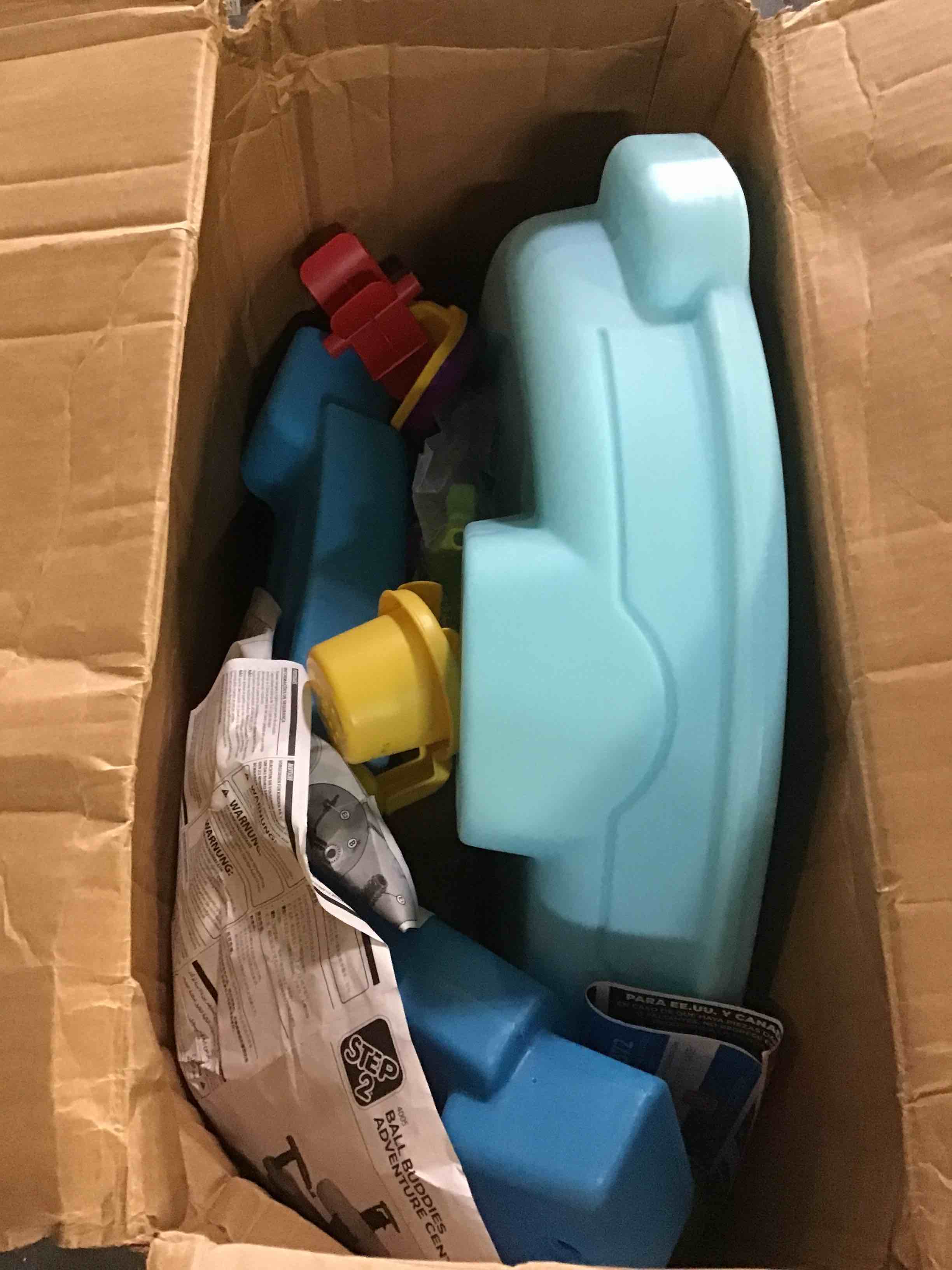 https://s3.amazonaws.com/lotting-images-prod/bidfta/BLU5406483_1694011303885.jpeg