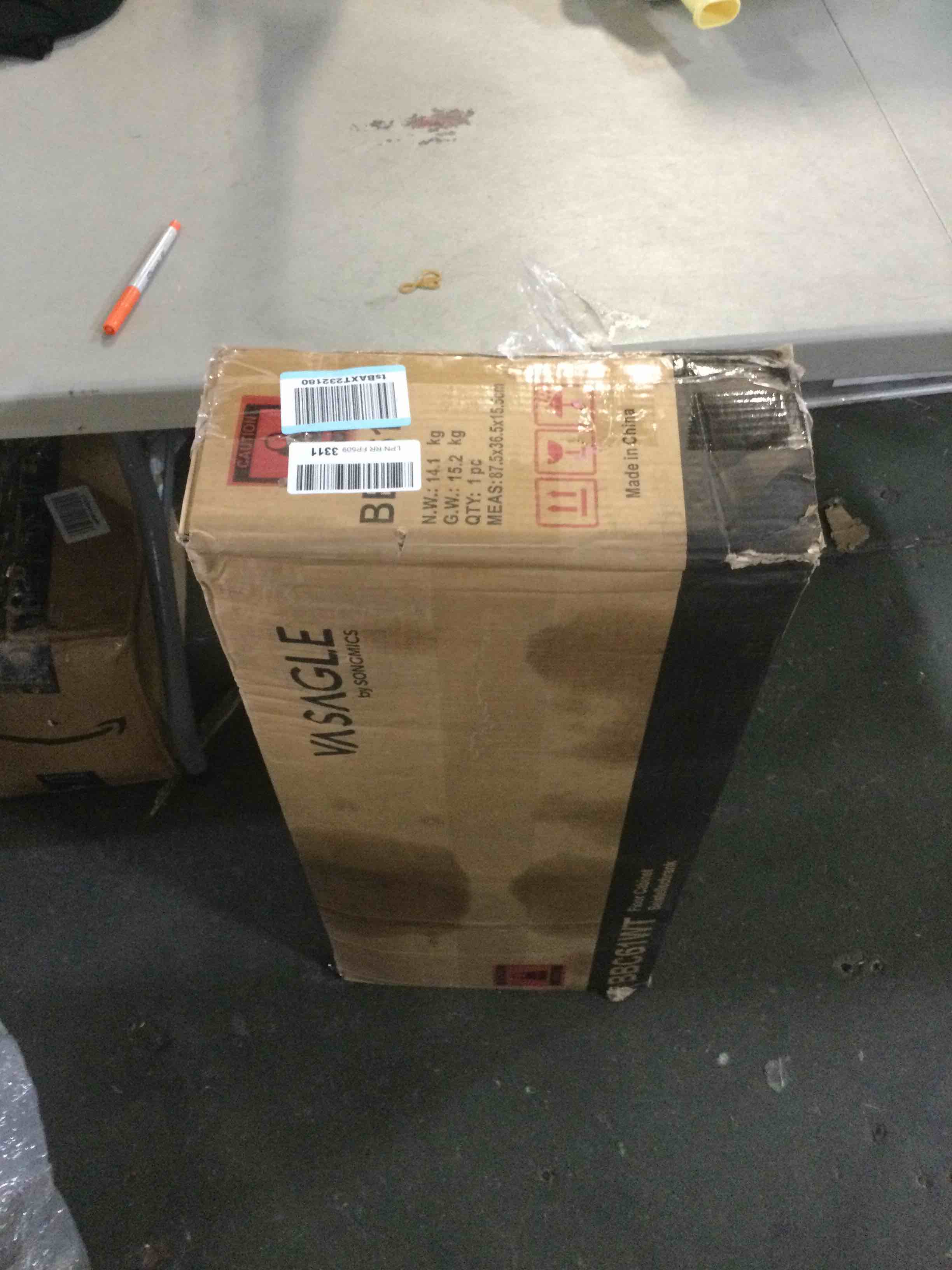 https://s3.amazonaws.com/lotting-images-prod/bidfta/BLU5406599_1694181239079.jpeg