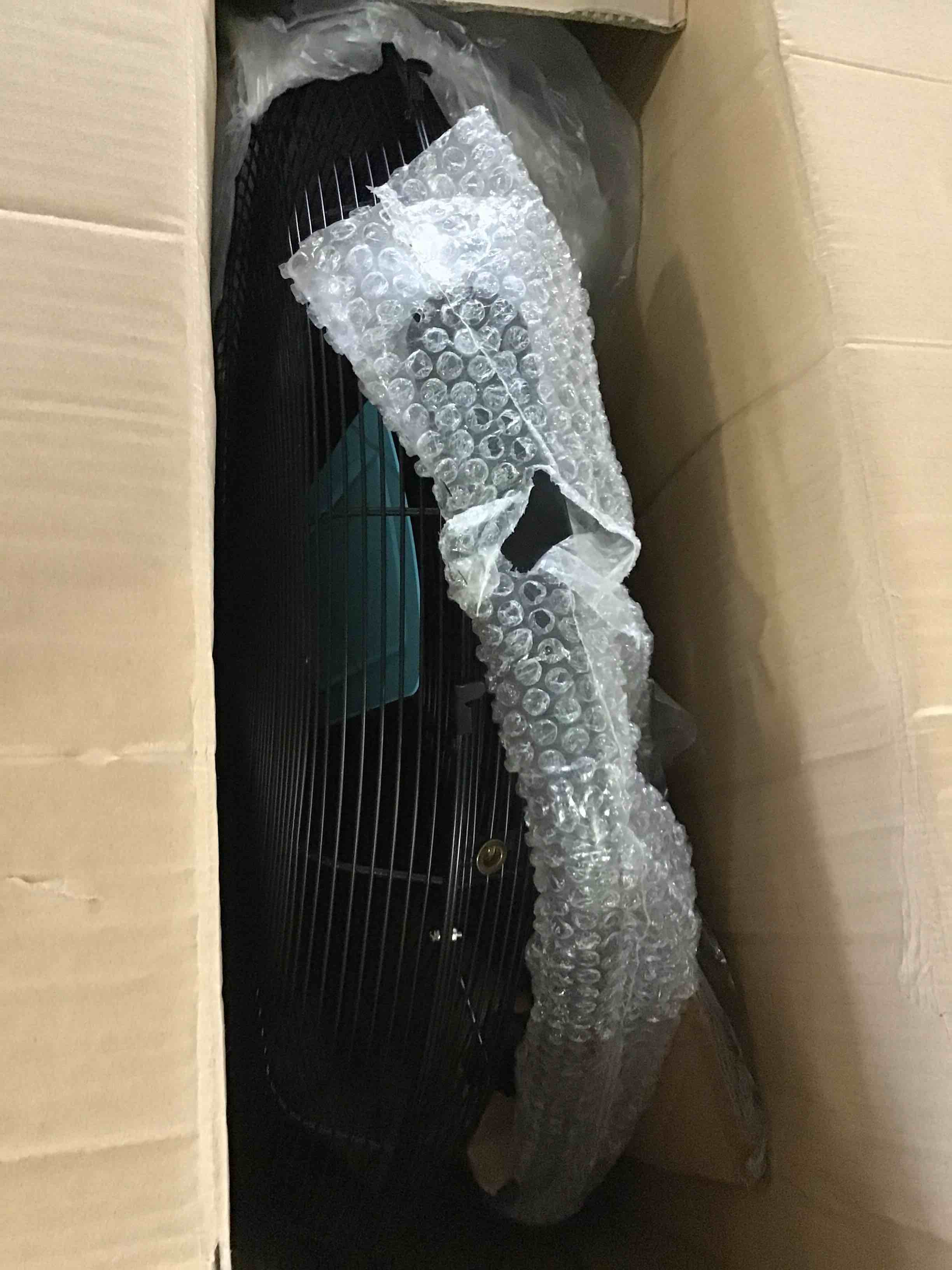 https://s3.amazonaws.com/lotting-images-prod/bidfta/BLU5406814_1694456210209.jpeg