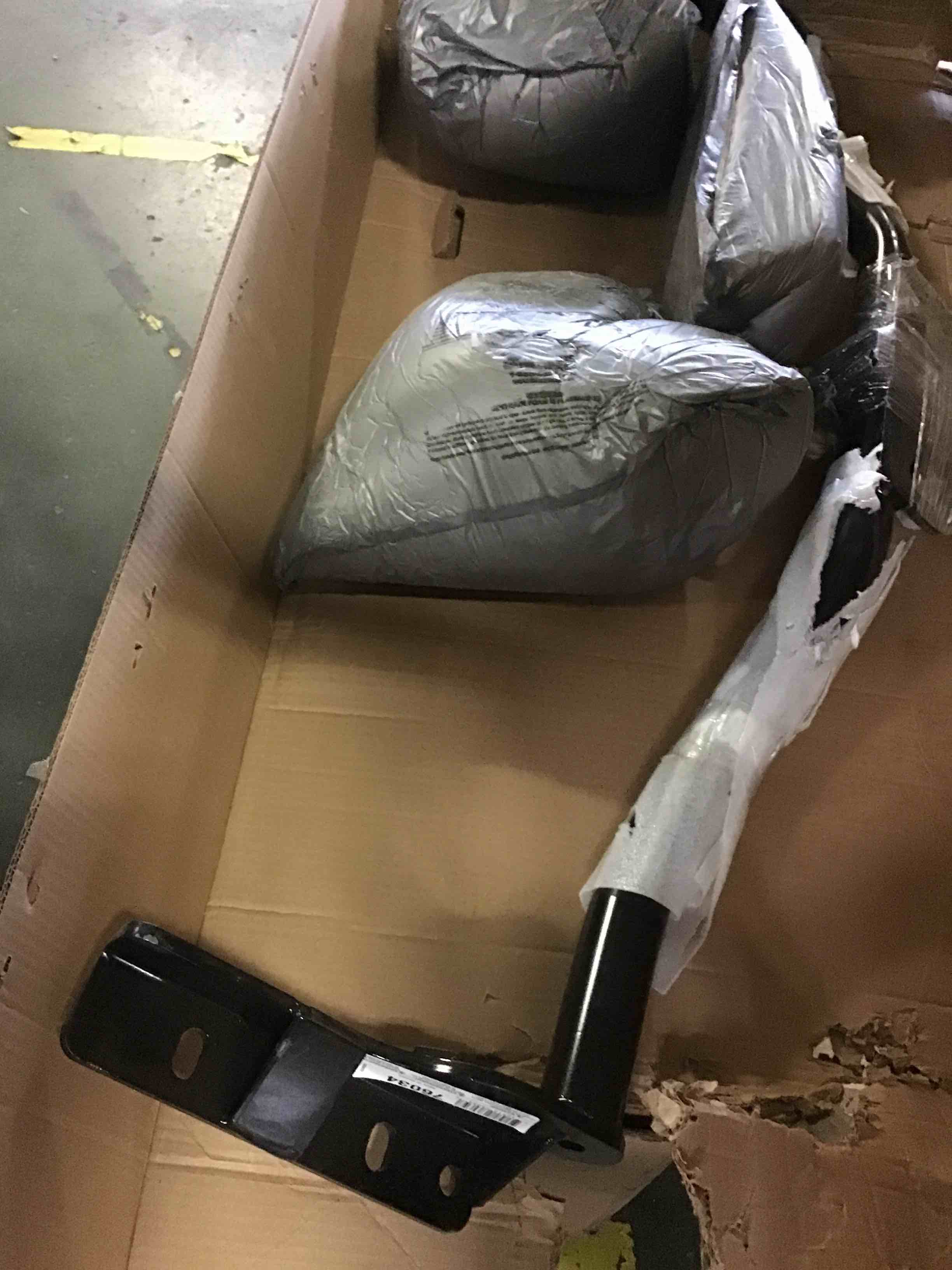 https://s3.amazonaws.com/lotting-images-prod/bidfta/BLU5407377_1695045493395.jpeg