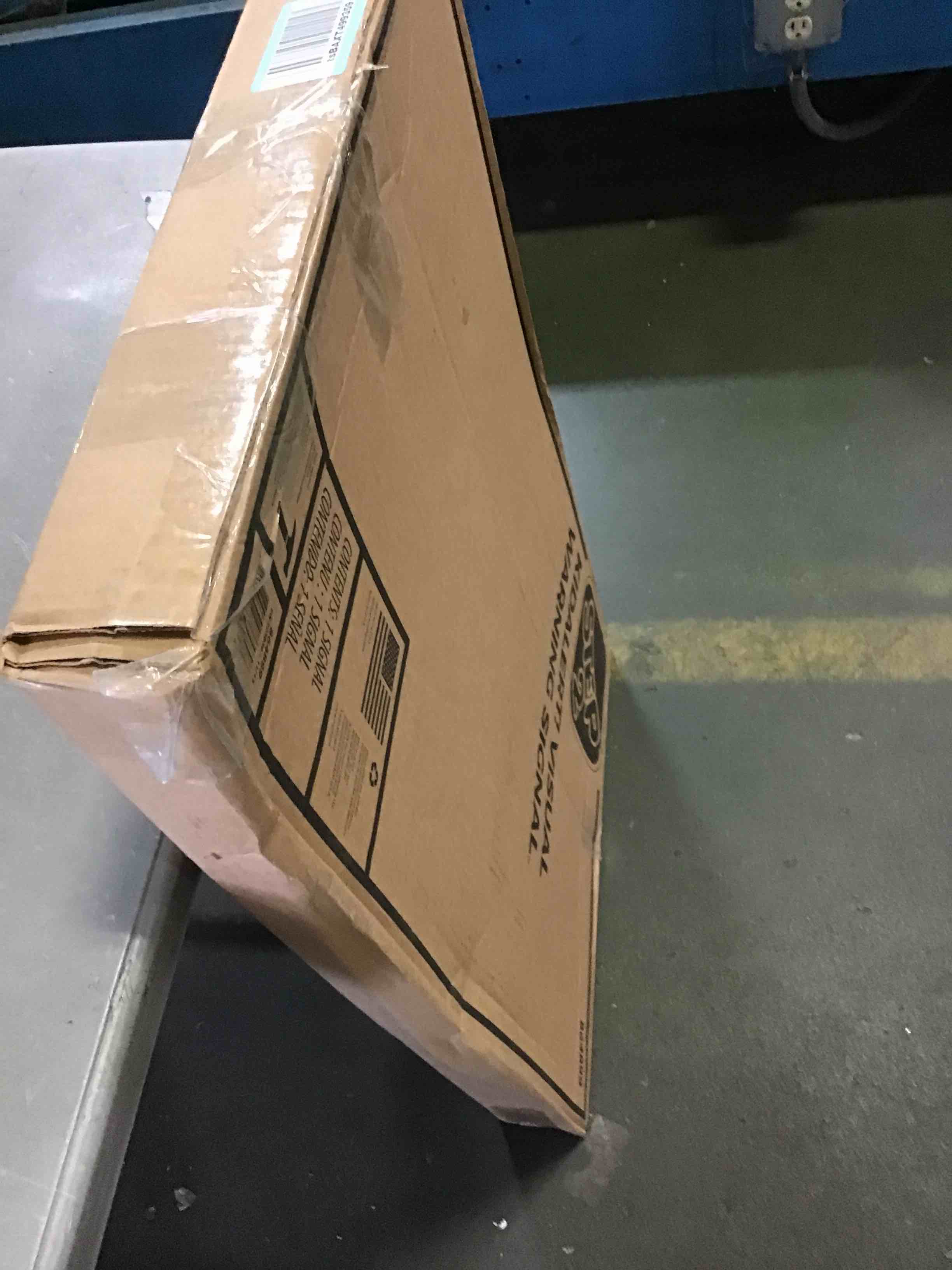 https://s3.amazonaws.com/lotting-images-prod/bidfta/BLU5407624_1695146794718.jpeg