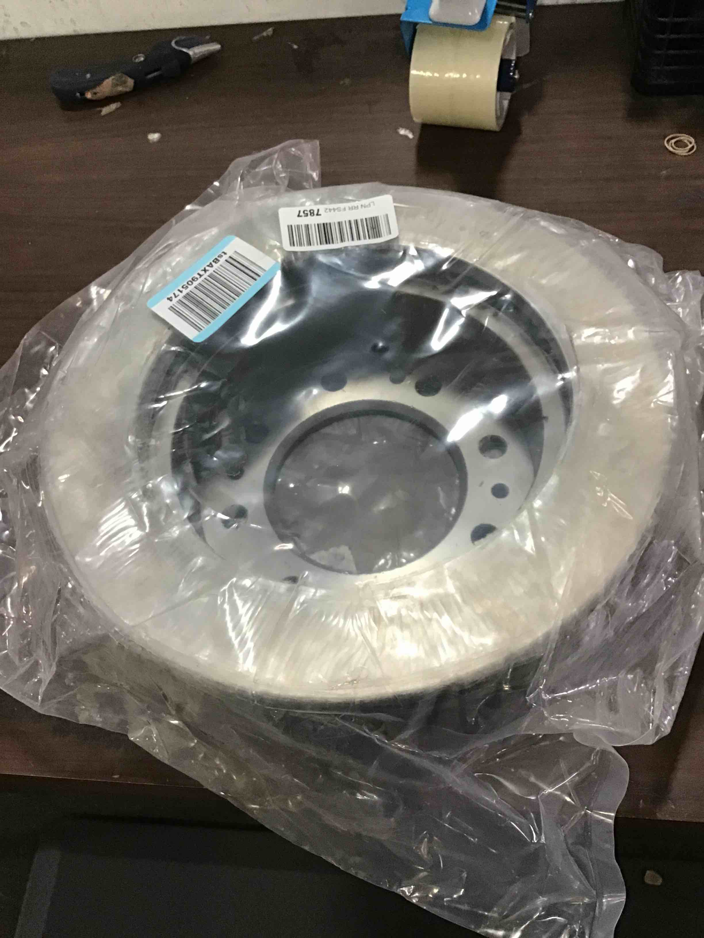 https://s3.amazonaws.com/lotting-images-prod/bidfta/BLU5411155_1690481551700.jpeg