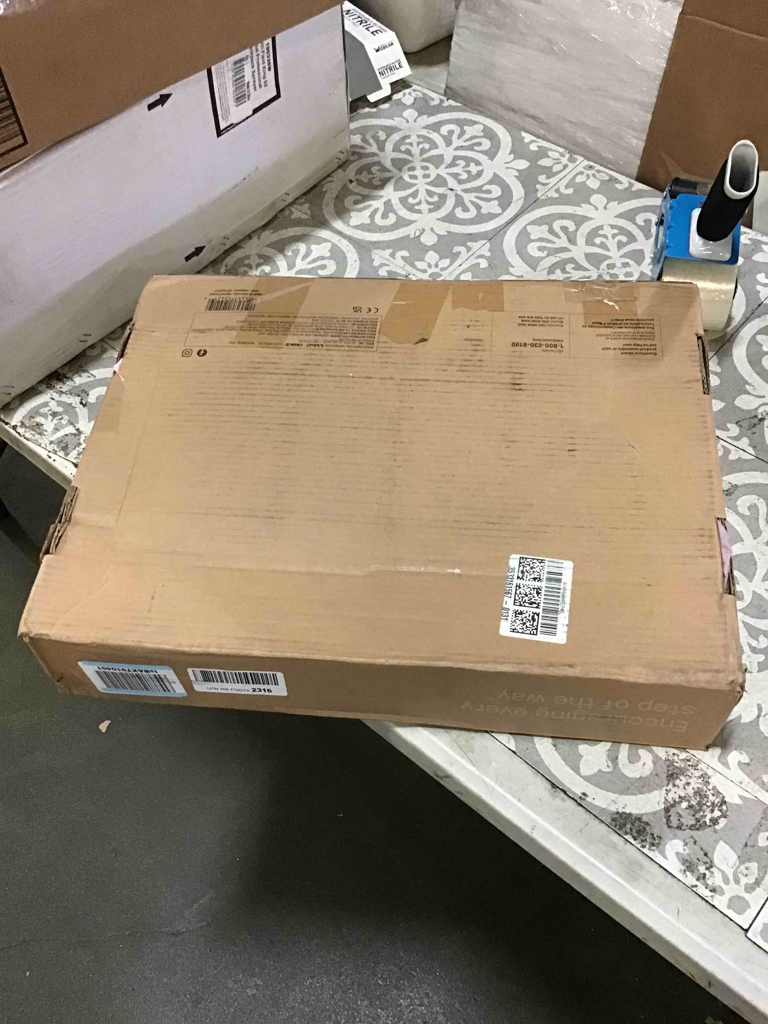 https://s3.amazonaws.com/lotting-images-prod/bidfta/BLU5411297_1690815268708.jpeg