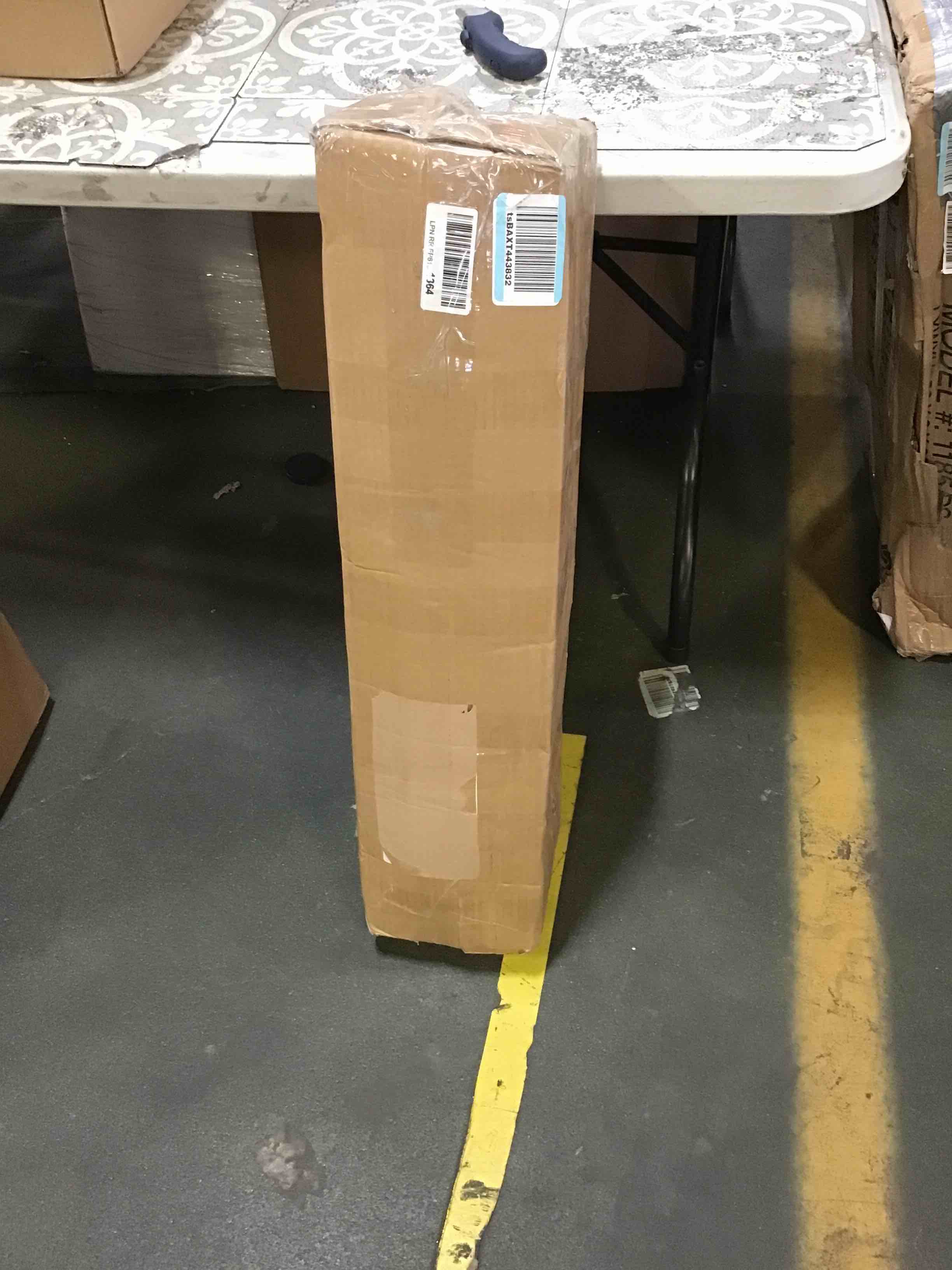 https://s3.amazonaws.com/lotting-images-prod/bidfta/BLU5411346_1690821248498.jpeg