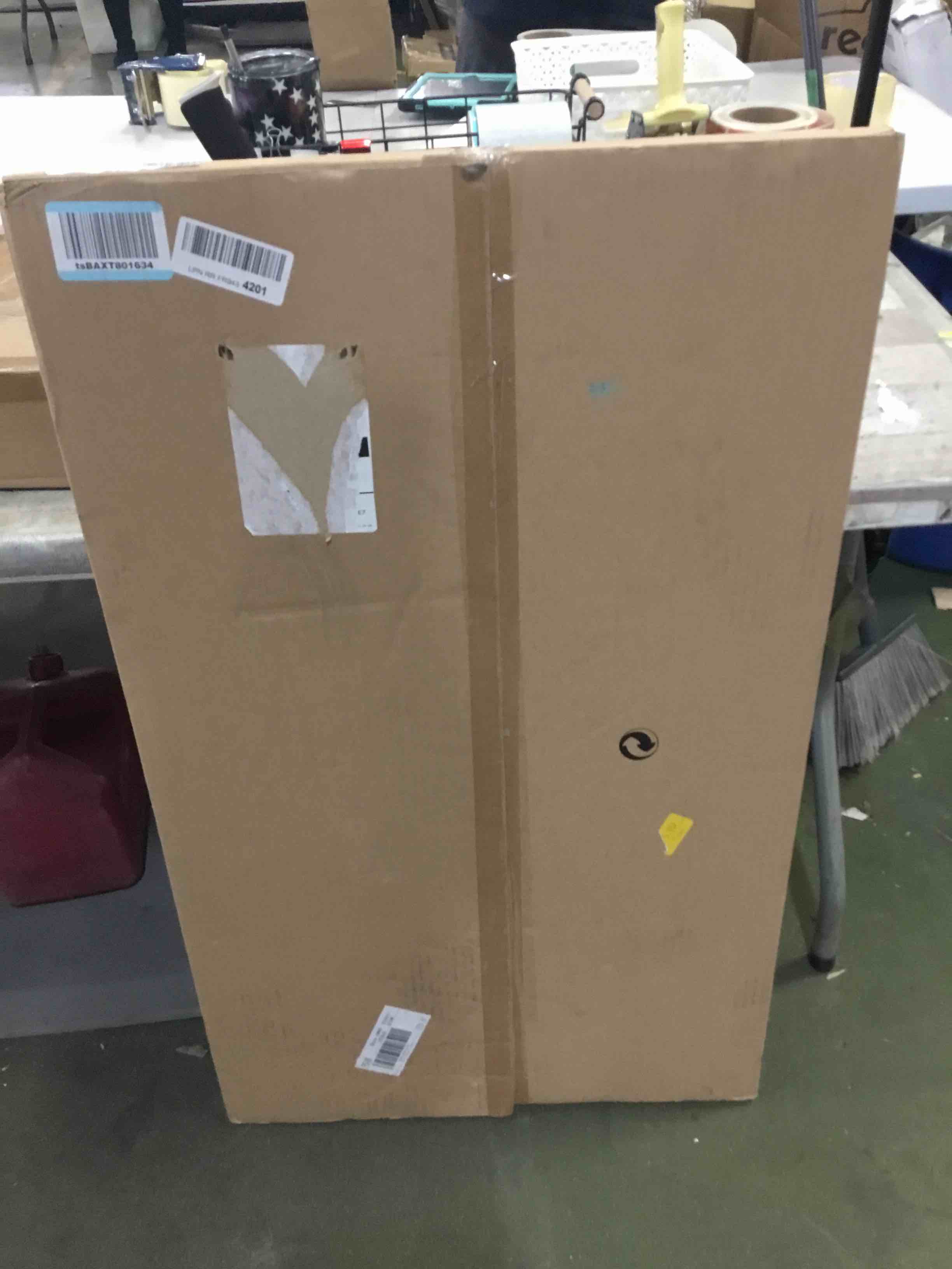 https://s3.amazonaws.com/lotting-images-prod/bidfta/BLU5411465_1690903090997.jpeg