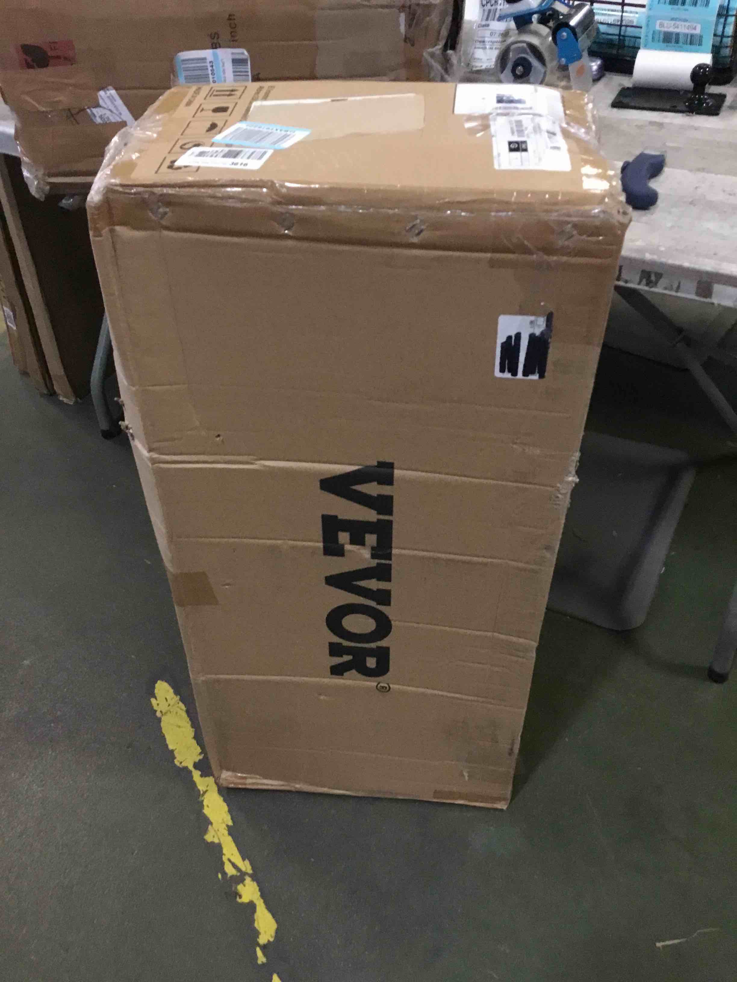 https://s3.amazonaws.com/lotting-images-prod/bidfta/BLU5411493_1690907740902.jpeg