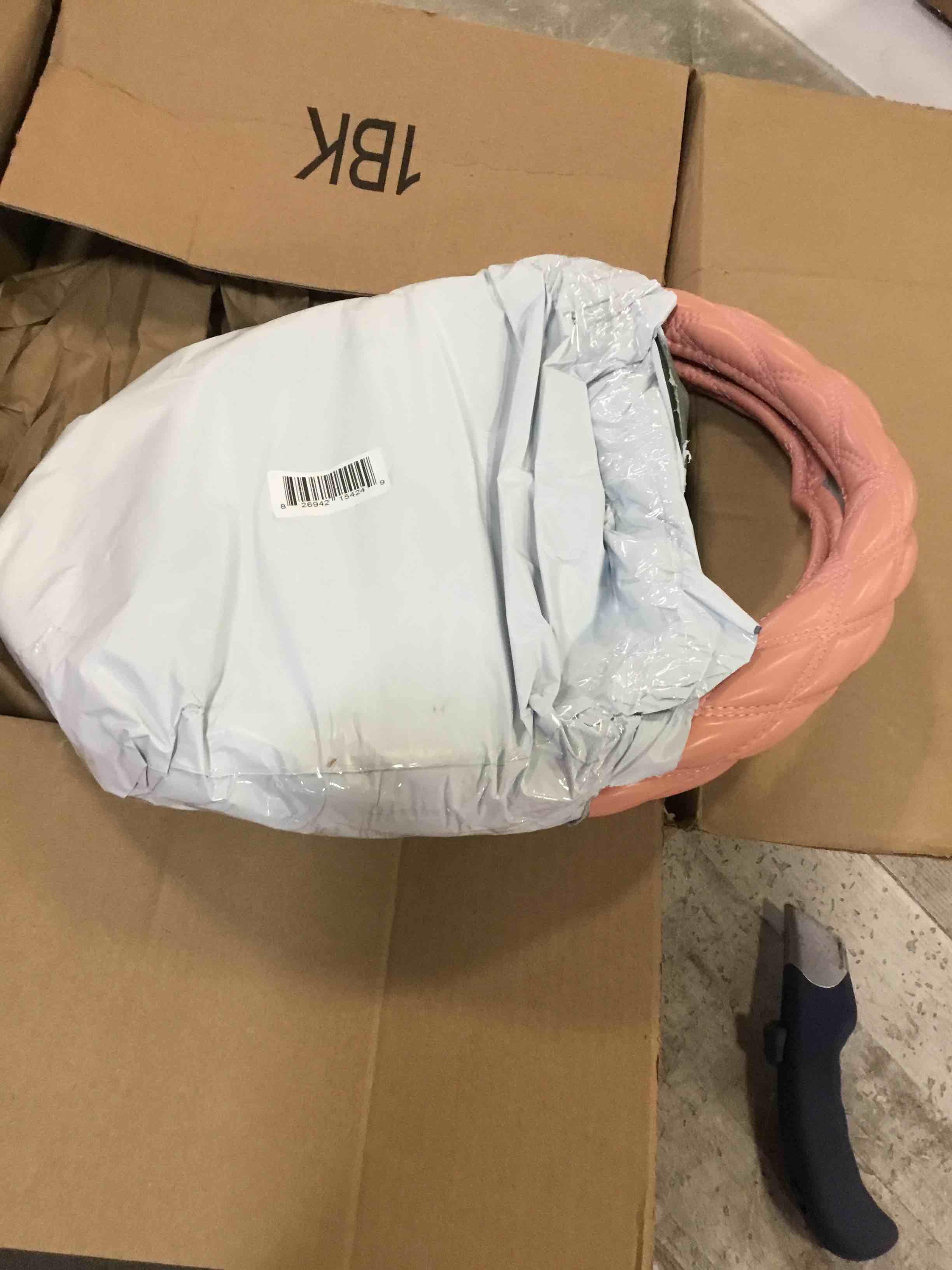 https://s3.amazonaws.com/lotting-images-prod/bidfta/BLU5411516_1690914692160.jpeg