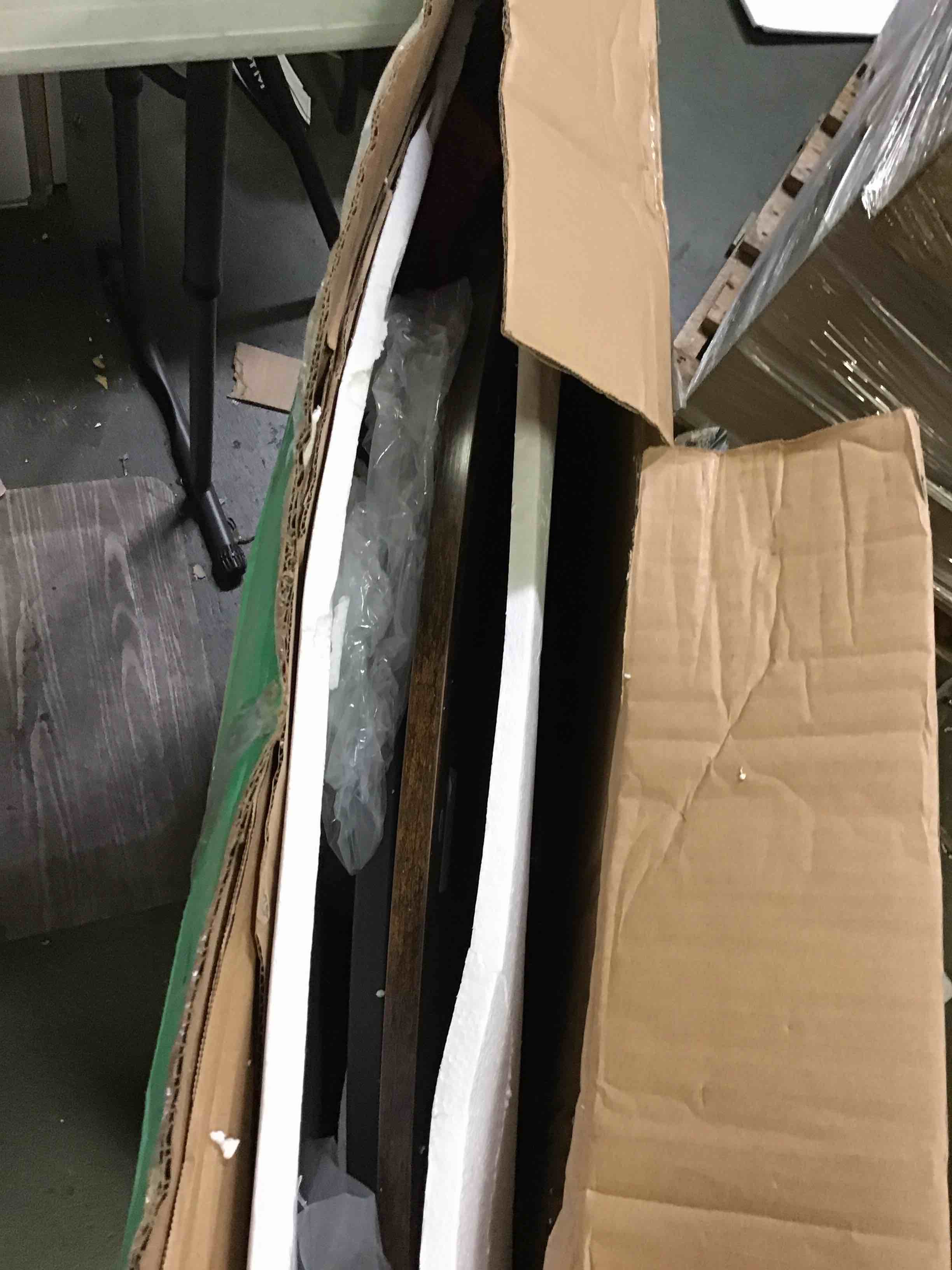https://s3.amazonaws.com/lotting-images-prod/bidfta/BLU5412340_1691683625085.jpeg