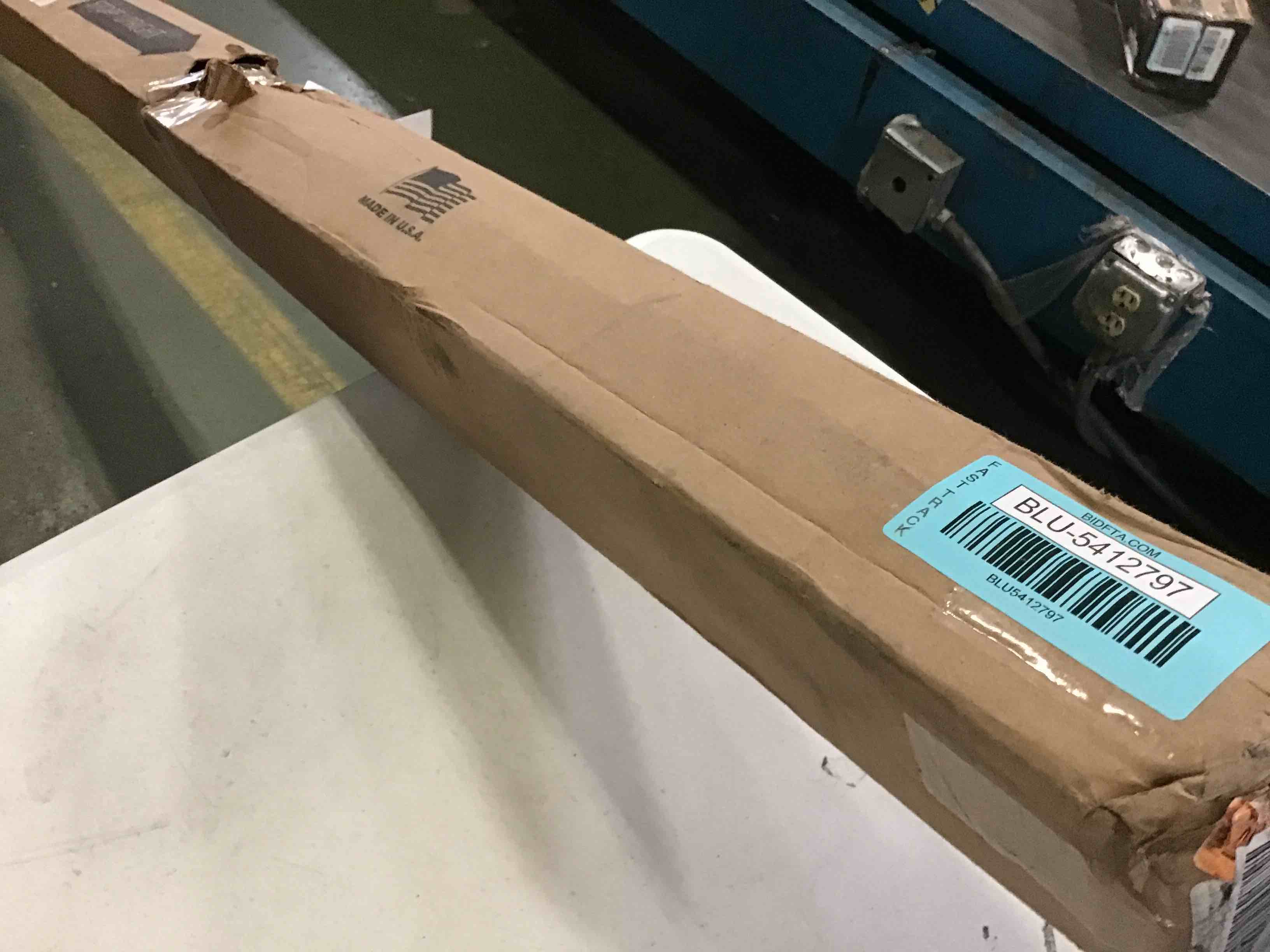 https://s3.amazonaws.com/lotting-images-prod/bidfta/BLU5412797_1690379807450.jpeg