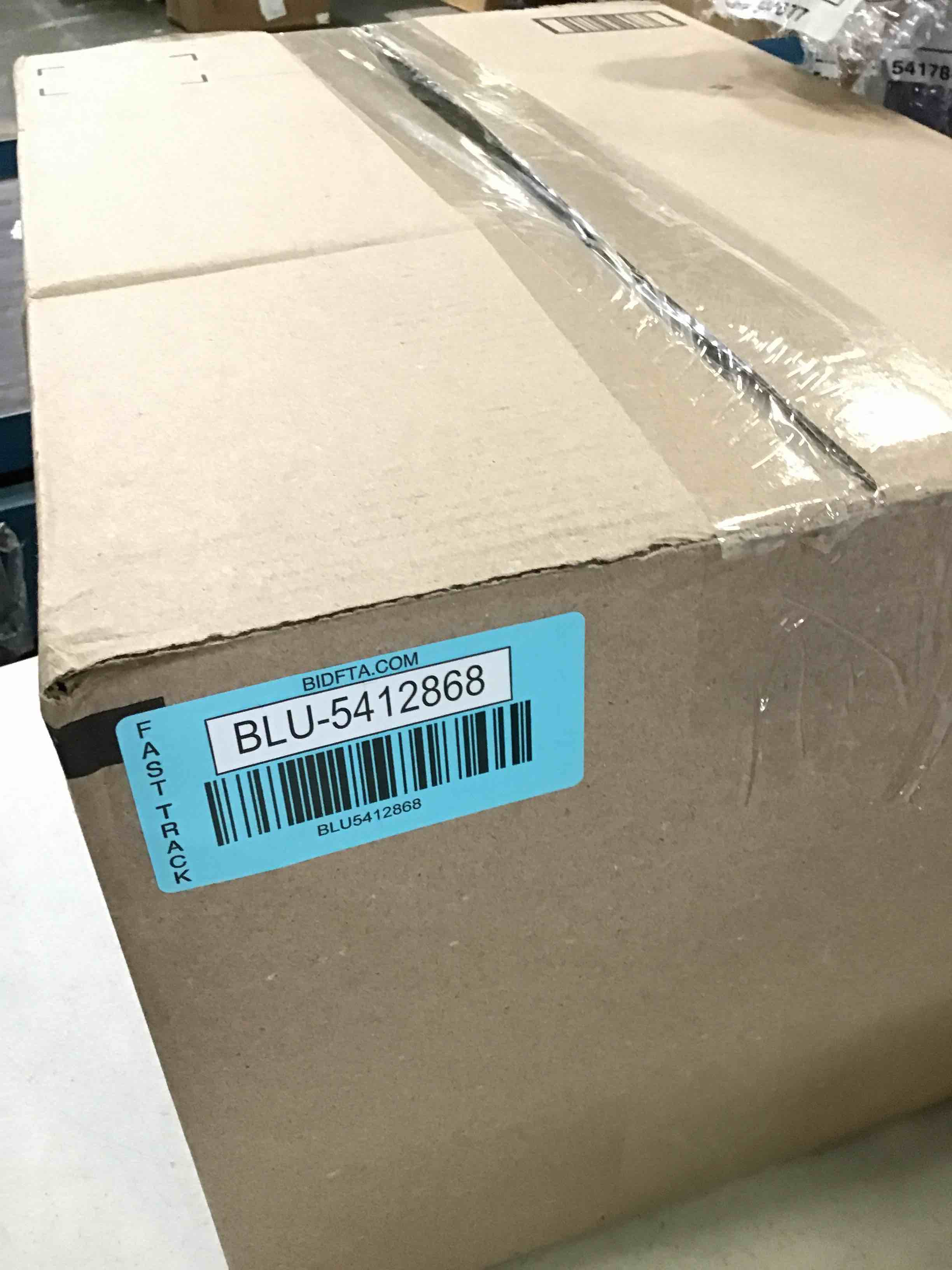 https://s3.amazonaws.com/lotting-images-prod/bidfta/BLU5412868_1690393950236.jpeg