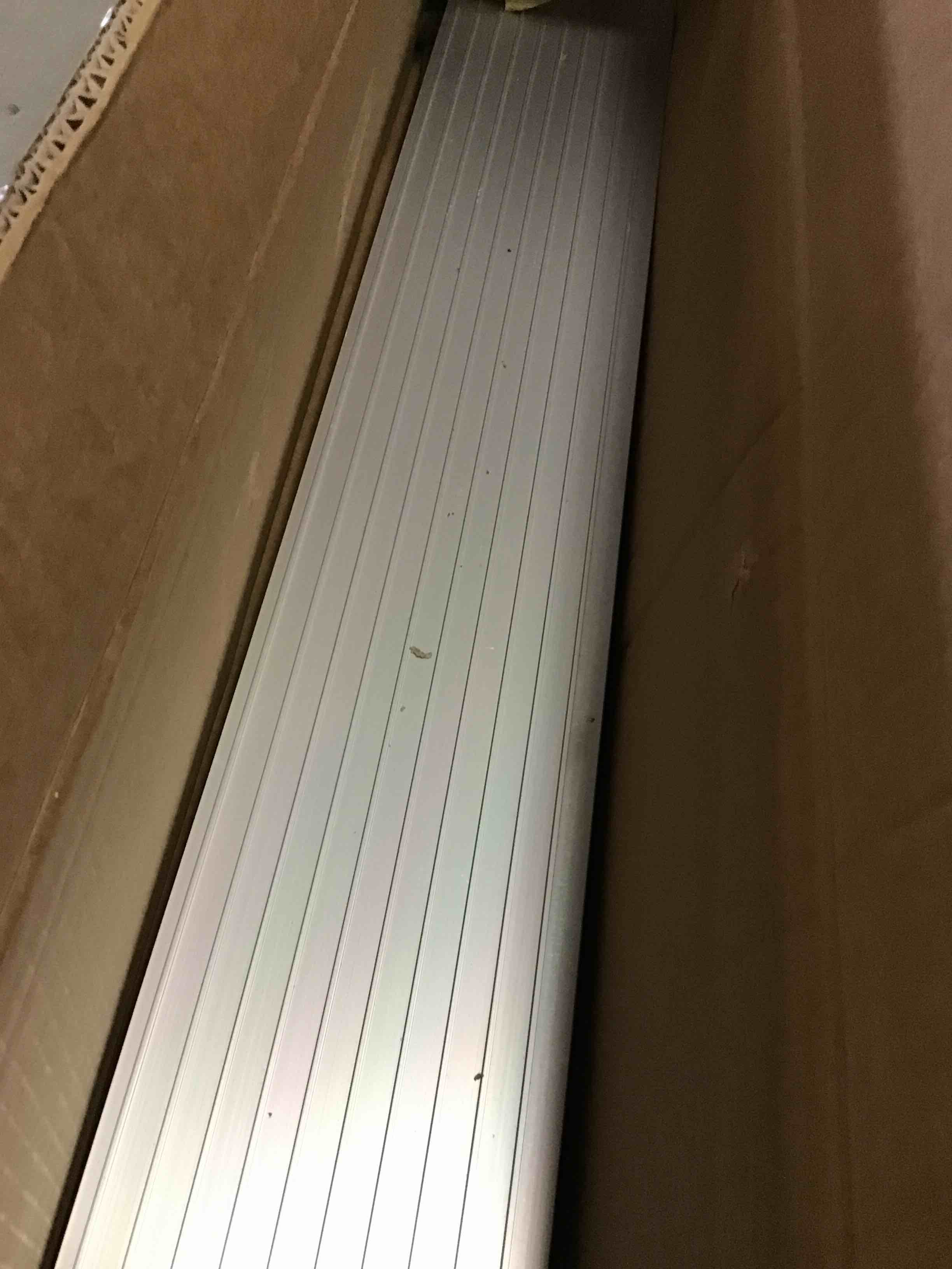 https://s3.amazonaws.com/lotting-images-prod/bidfta/BLU5412986_1690464826251.jpeg