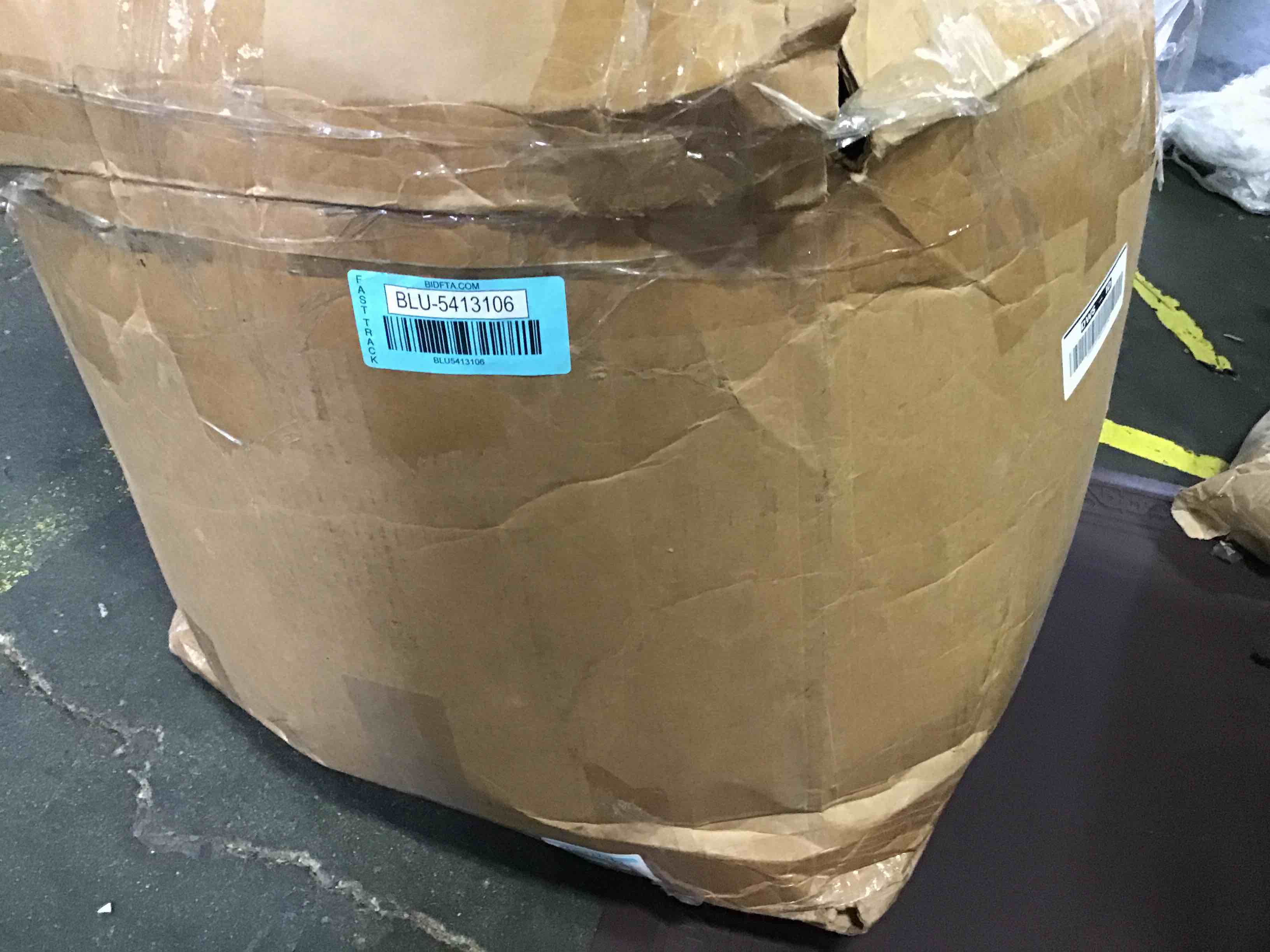 https://s3.amazonaws.com/lotting-images-prod/bidfta/BLU5413106_1690485951436.jpeg