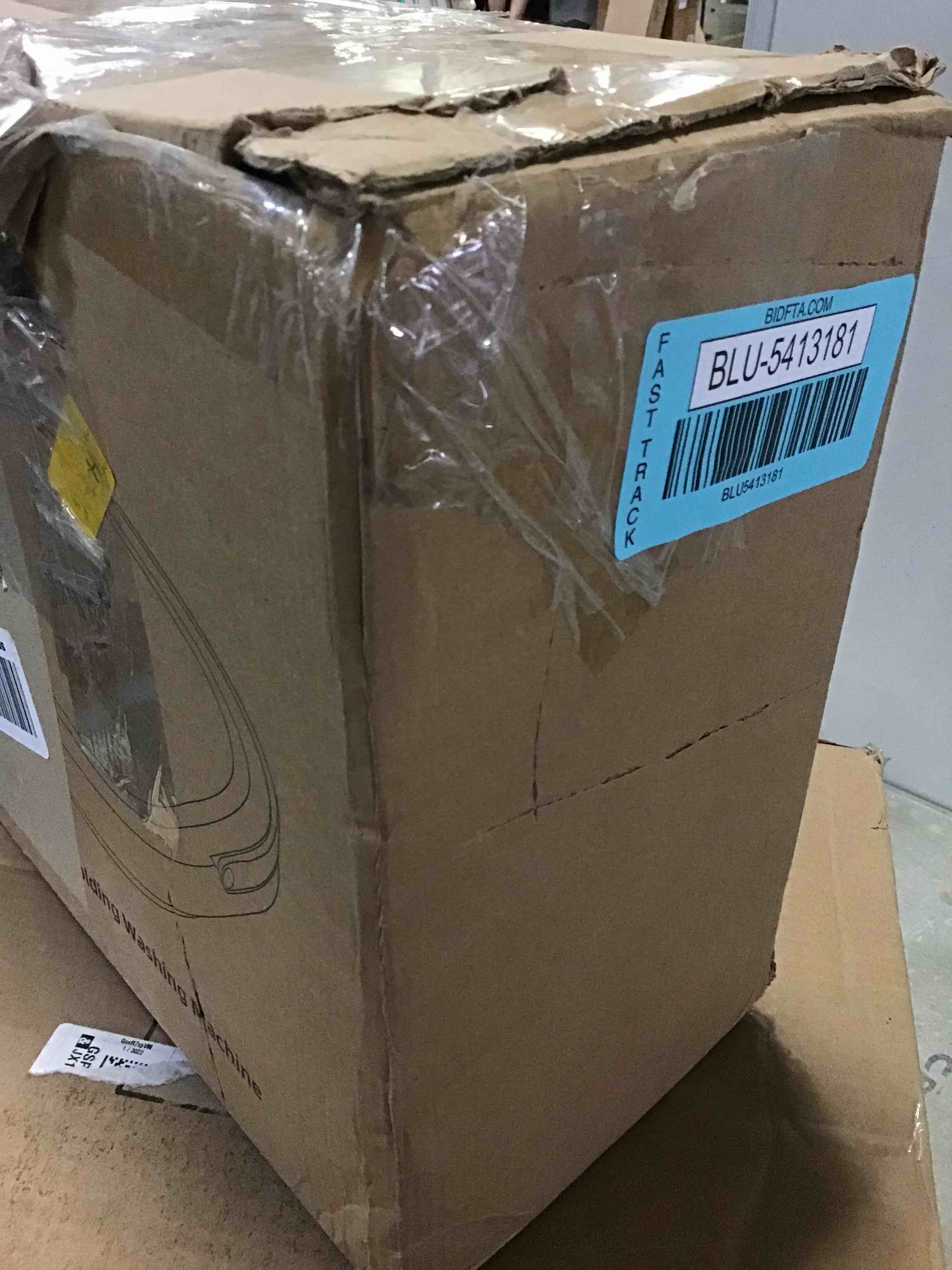 https://s3.amazonaws.com/lotting-images-prod/bidfta/BLU5413181_1690548637559.jpeg