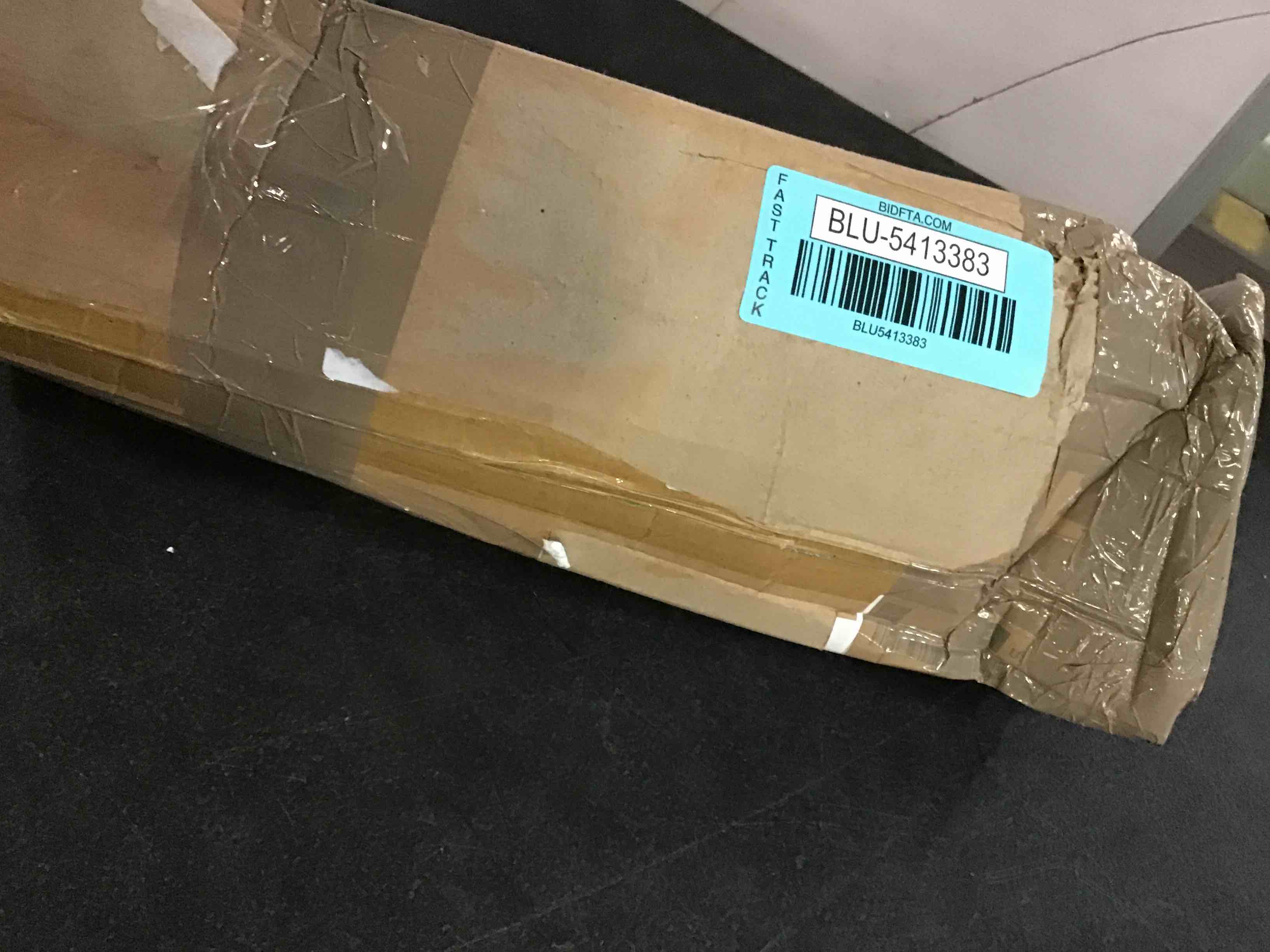 https://s3.amazonaws.com/lotting-images-prod/bidfta/BLU5413383_1690894349000.jpeg
