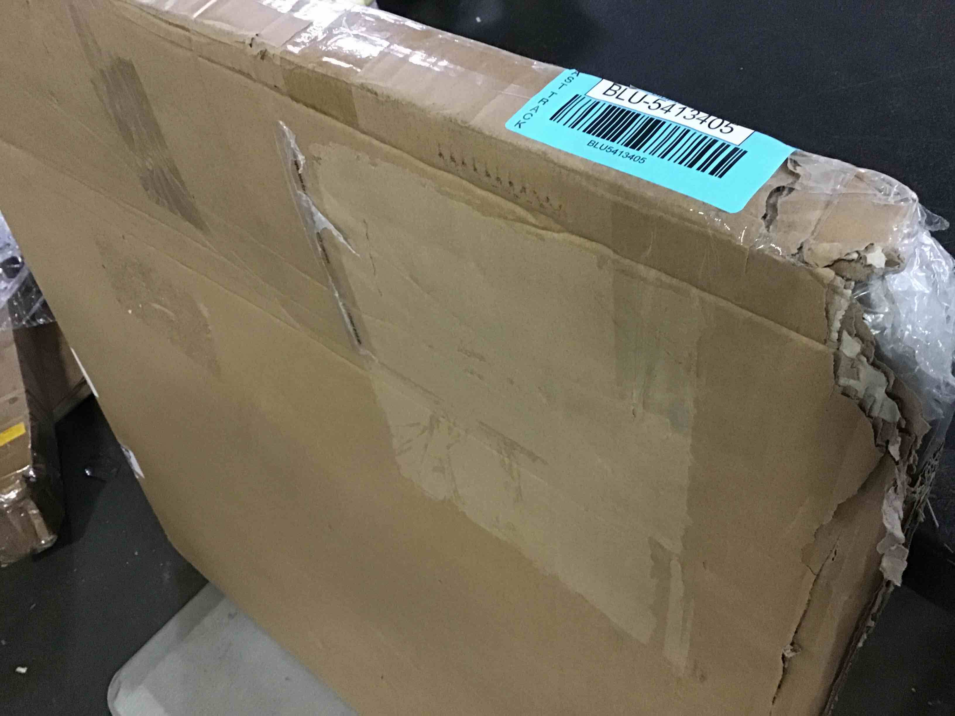 https://s3.amazonaws.com/lotting-images-prod/bidfta/BLU5413405_1690898103980.jpeg