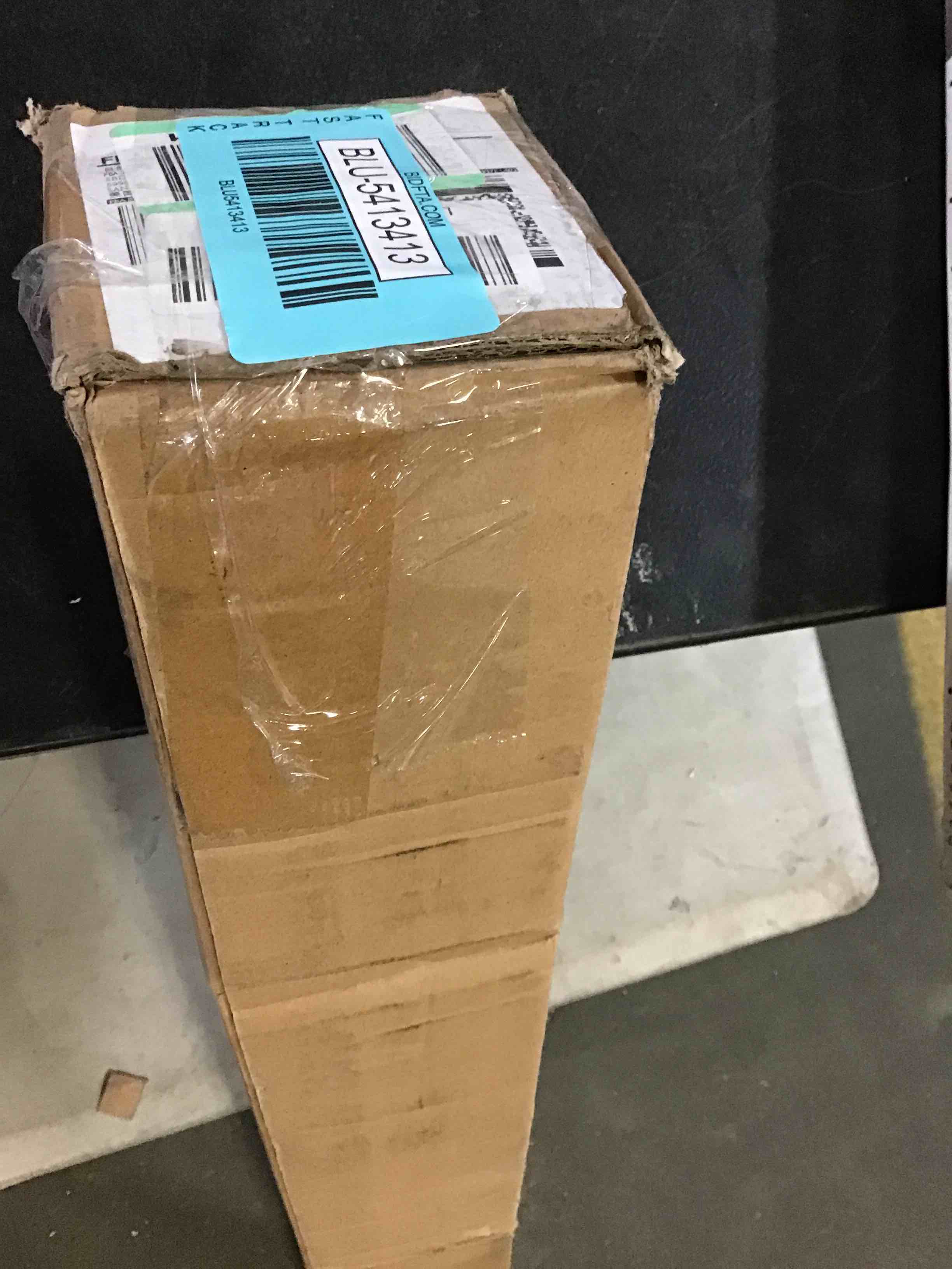 https://s3.amazonaws.com/lotting-images-prod/bidfta/BLU5413413_1690901131751.jpeg