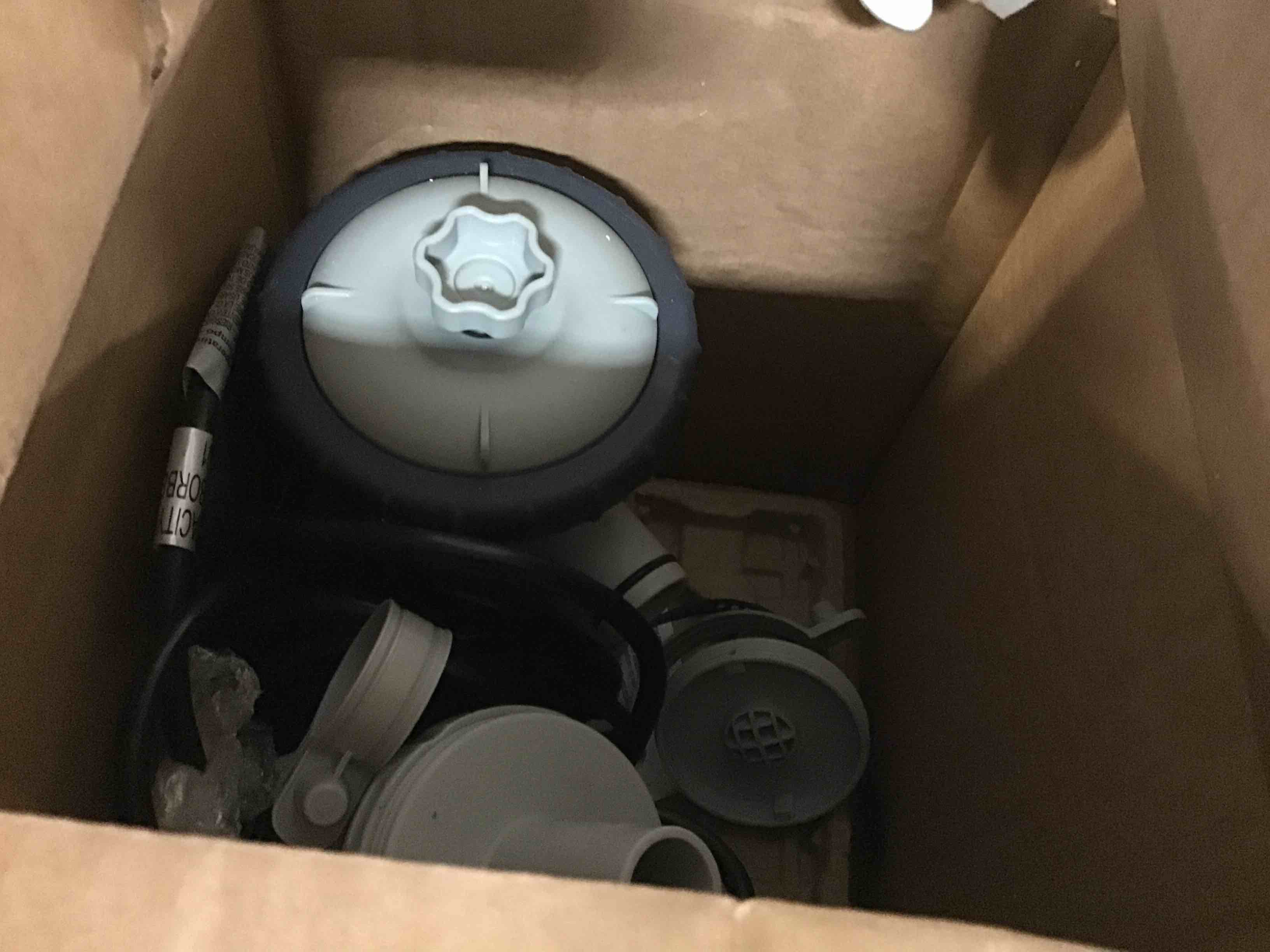 https://s3.amazonaws.com/lotting-images-prod/bidfta/BLU5413486_1690914136692.jpeg