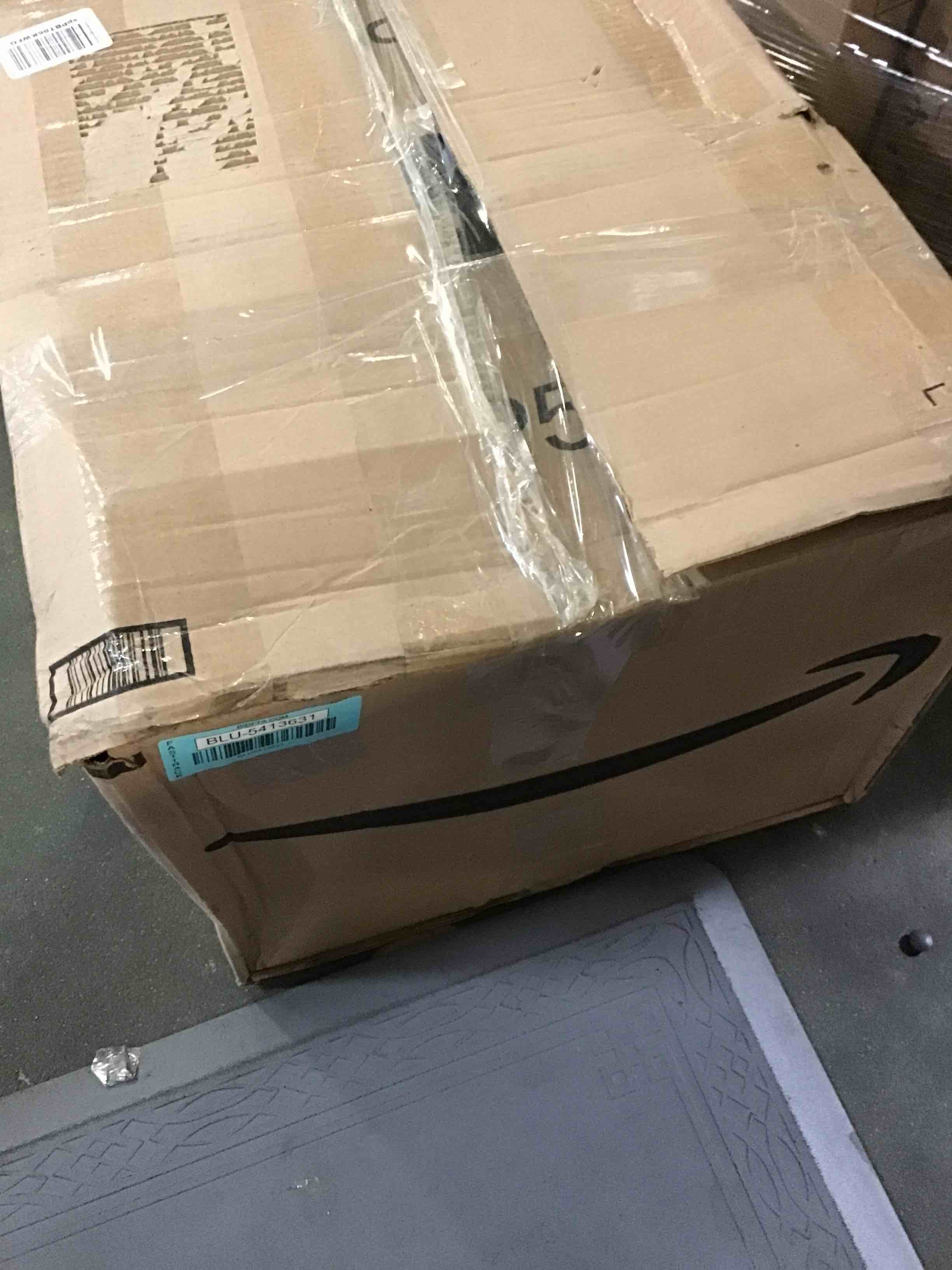https://s3.amazonaws.com/lotting-images-prod/bidfta/BLU5413631_1690992269431.jpeg
