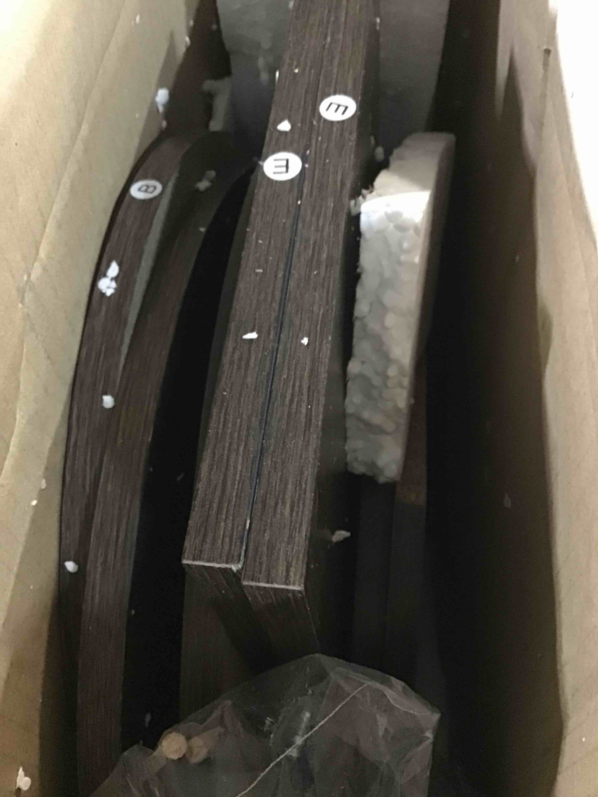 https://s3.amazonaws.com/lotting-images-prod/bidfta/BLU5413655_1690996869484.jpeg