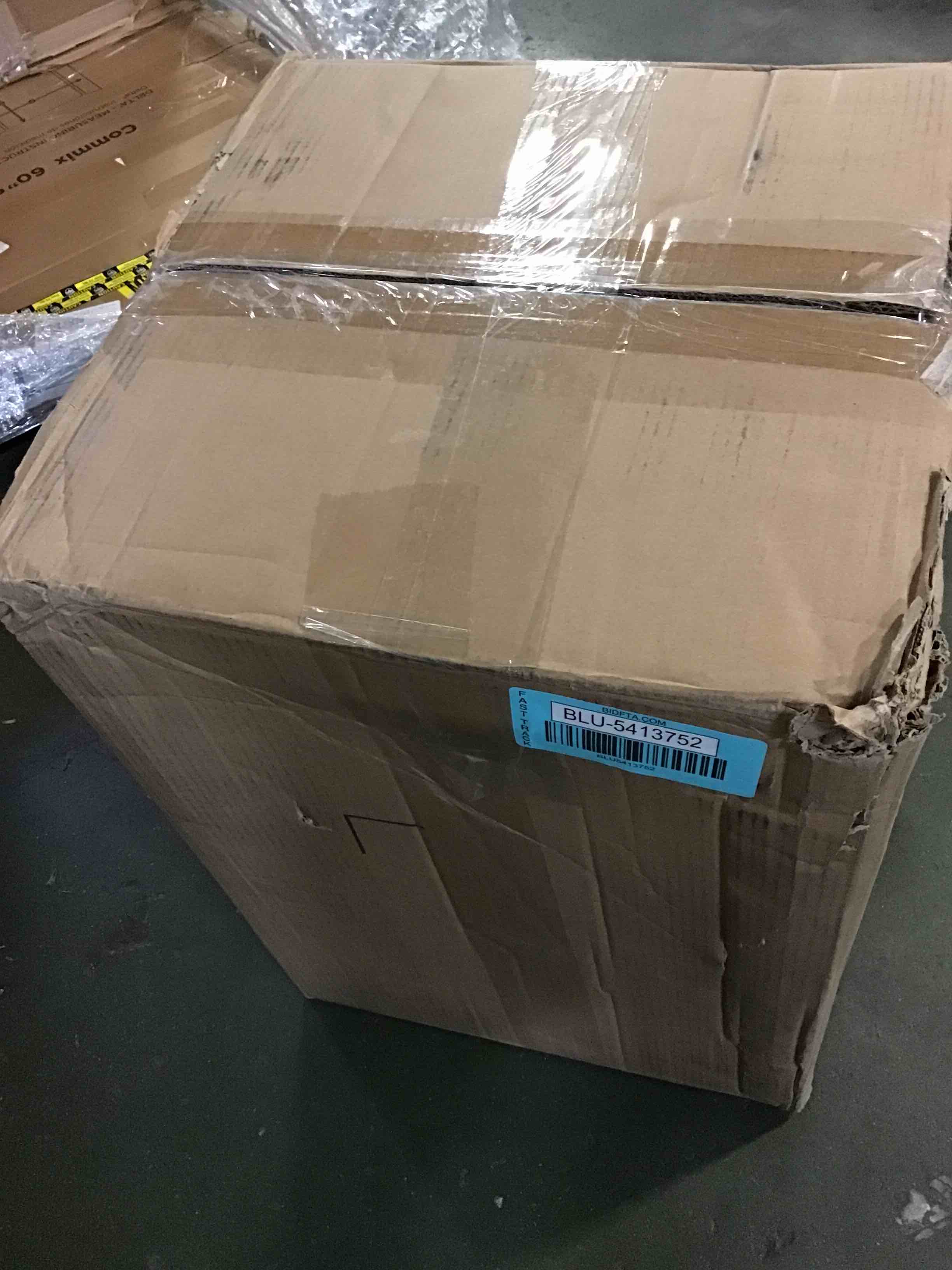 https://s3.amazonaws.com/lotting-images-prod/bidfta/BLU5413752_1691066551916.jpeg