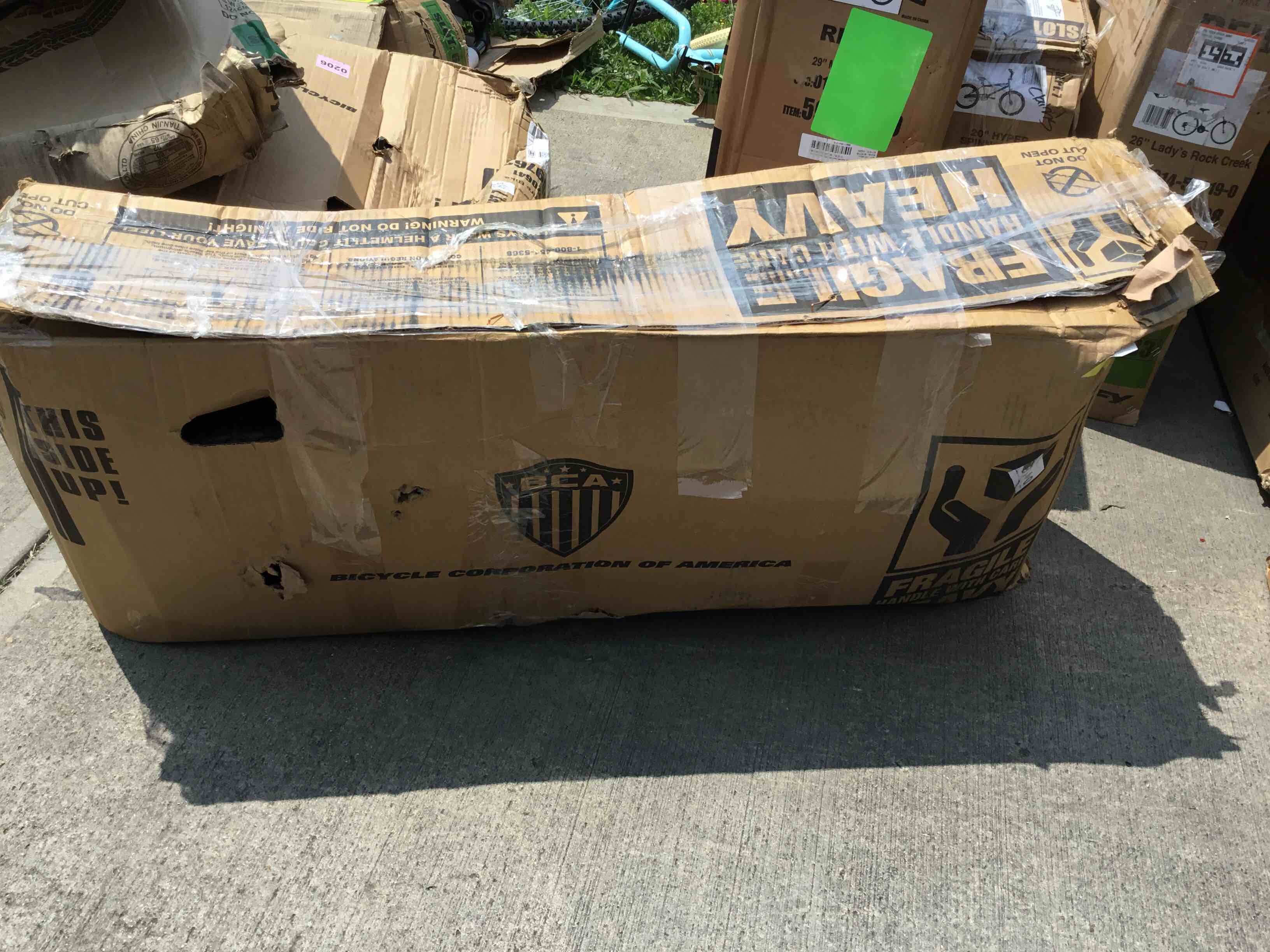 https://s3.amazonaws.com/lotting-images-prod/bidfta/BLU5415731_1690910891687.jpeg