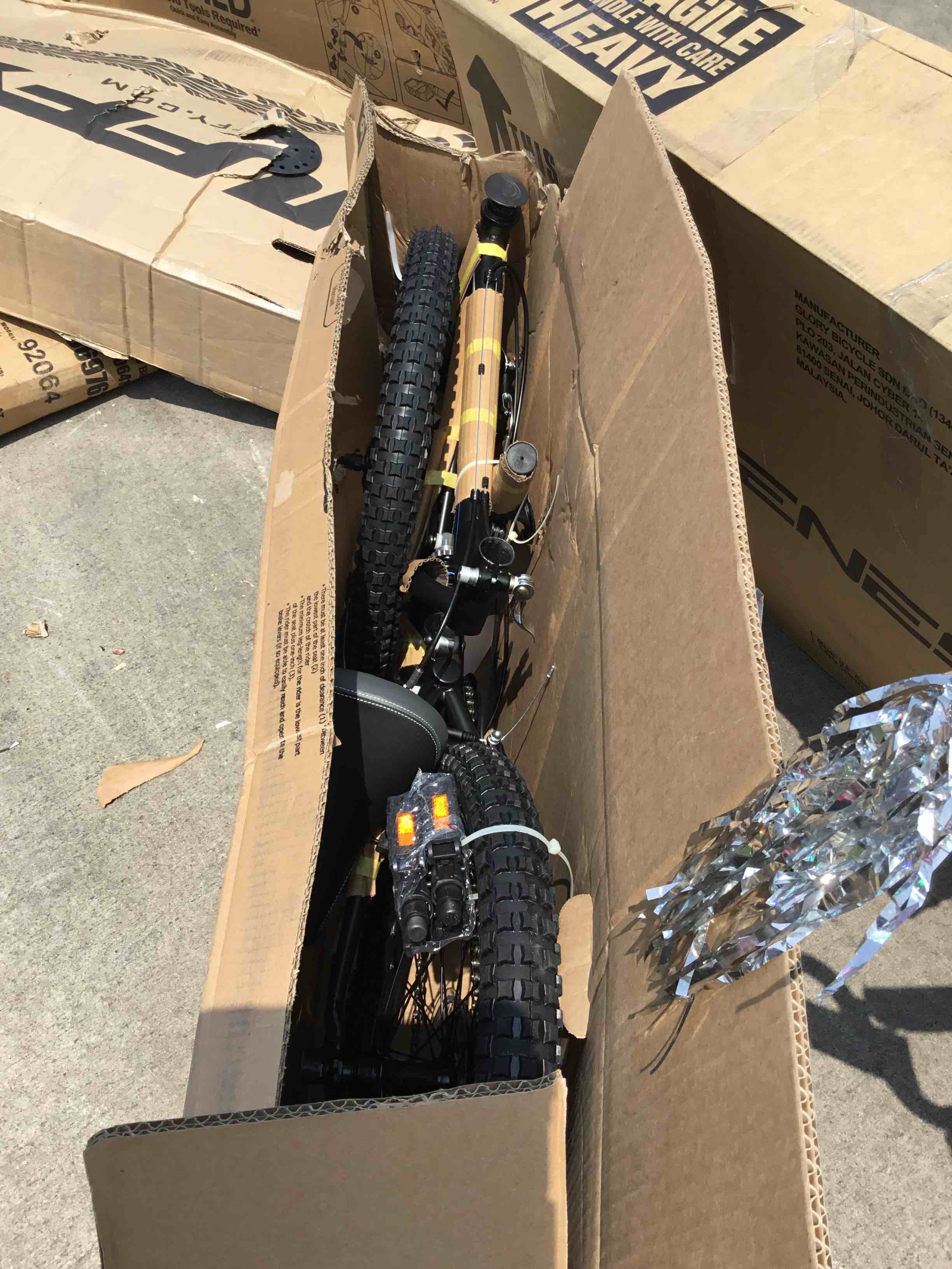 https://s3.amazonaws.com/lotting-images-prod/bidfta/BLU5415734_1690911638270.jpeg