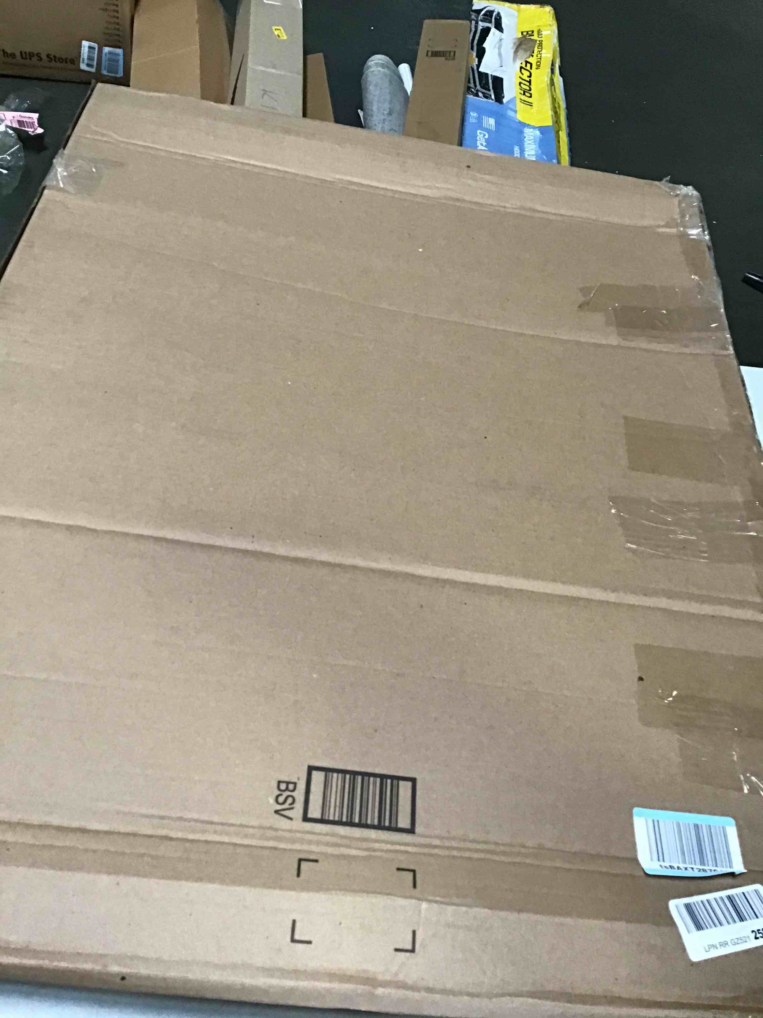 https://s3.amazonaws.com/lotting-images-prod/bidfta/BLU5416530_1698343212541.jpeg