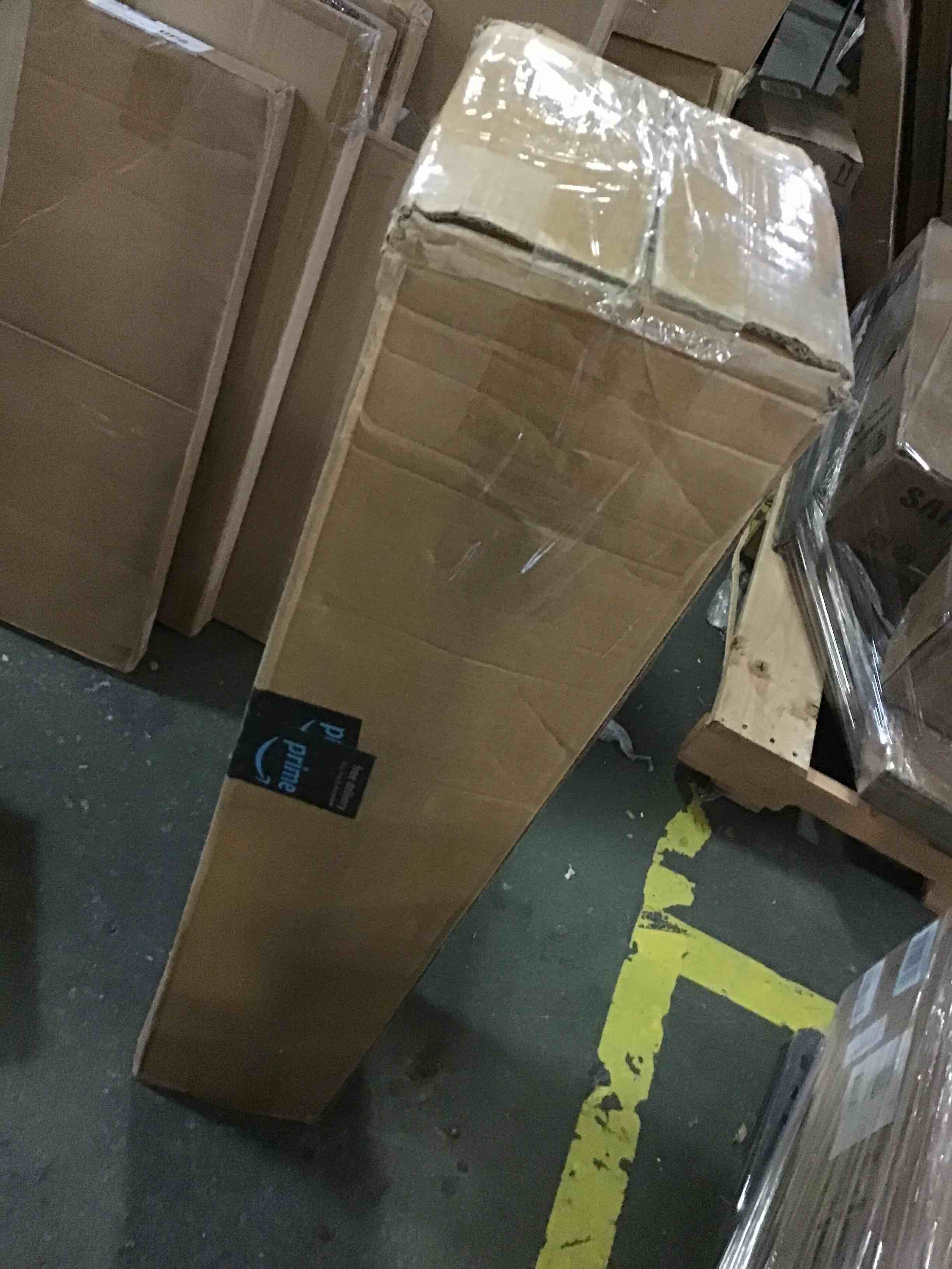 https://s3.amazonaws.com/lotting-images-prod/bidfta/BLU5416754_1701118421721.jpeg