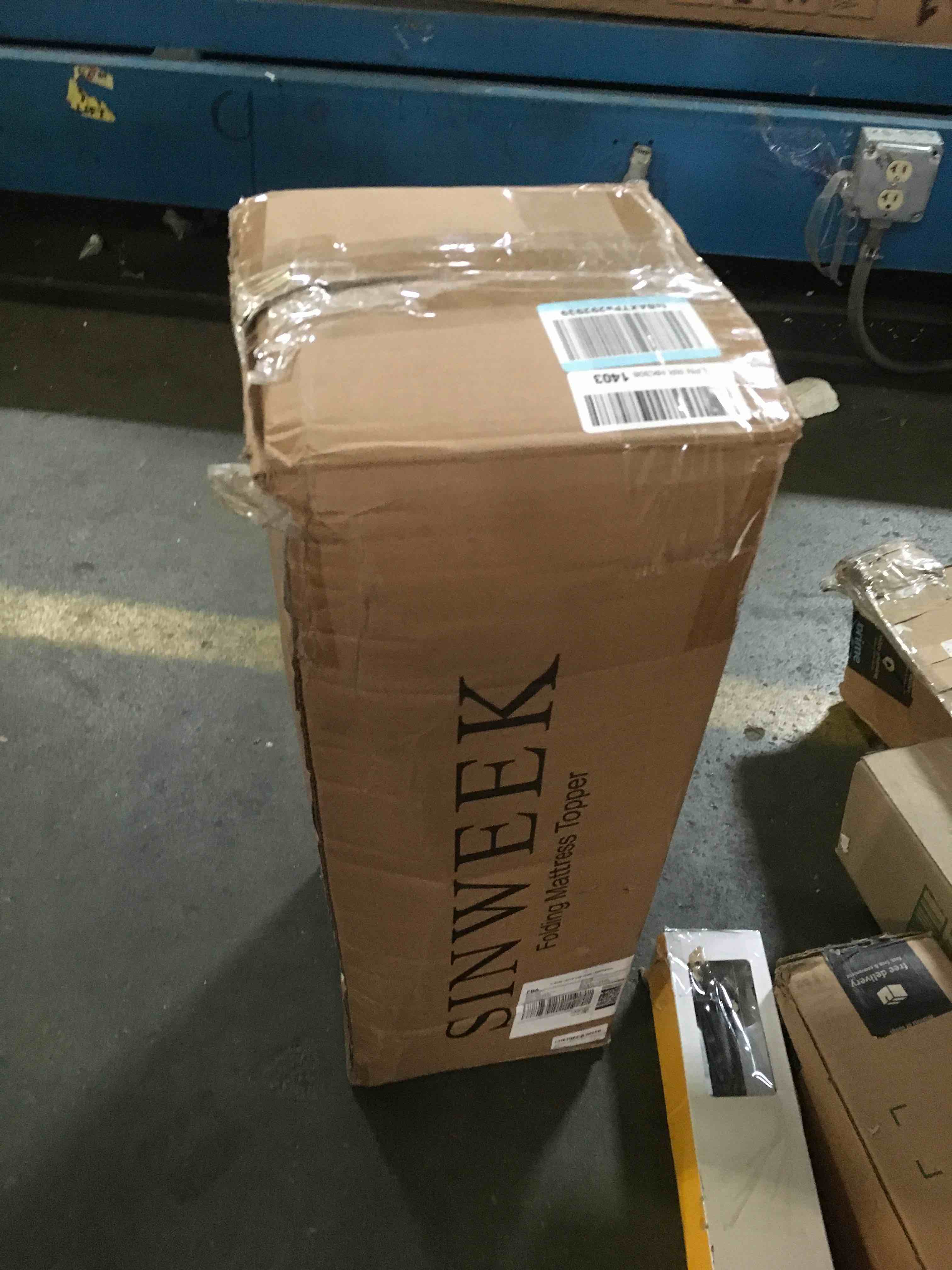 https://s3.amazonaws.com/lotting-images-prod/bidfta/BLU5416832_1701186819940.jpeg