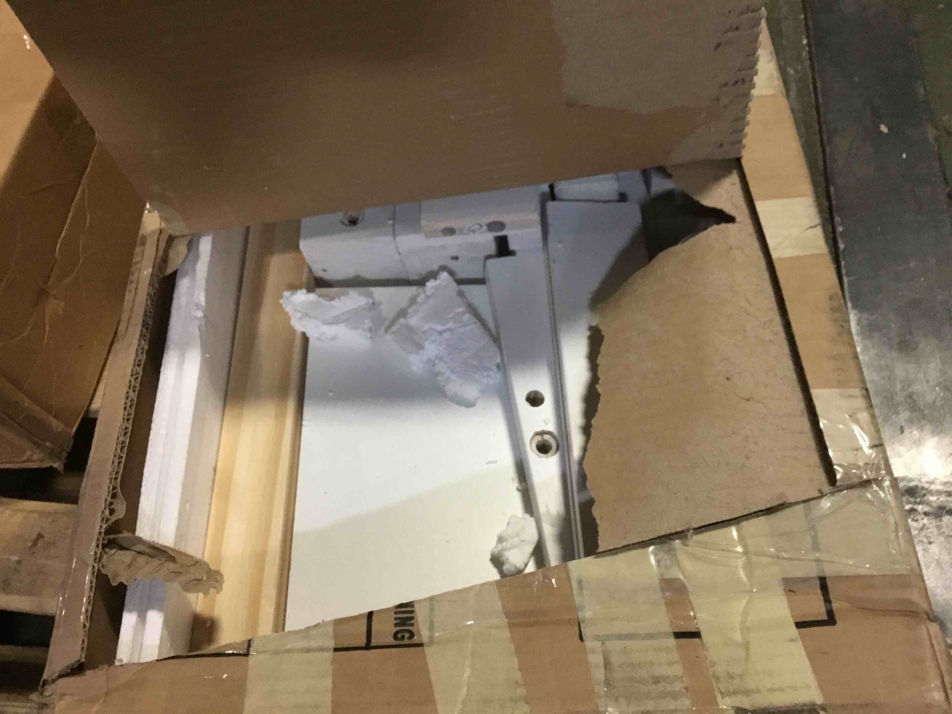 https://s3.amazonaws.com/lotting-images-prod/bidfta/BLU5418461_1690199351331.jpeg