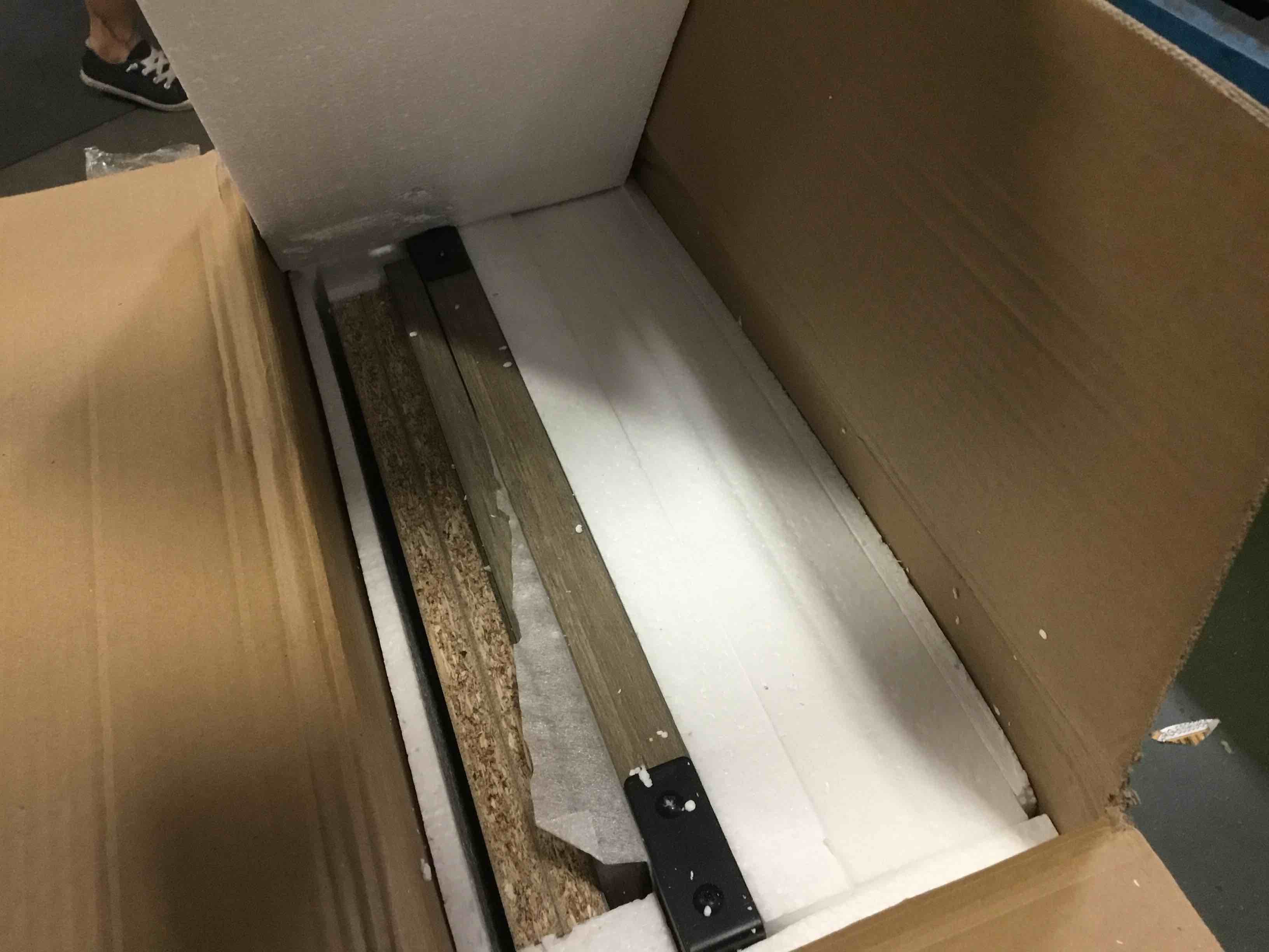 https://s3.amazonaws.com/lotting-images-prod/bidfta/BLU5418504_1690204538615.jpeg
