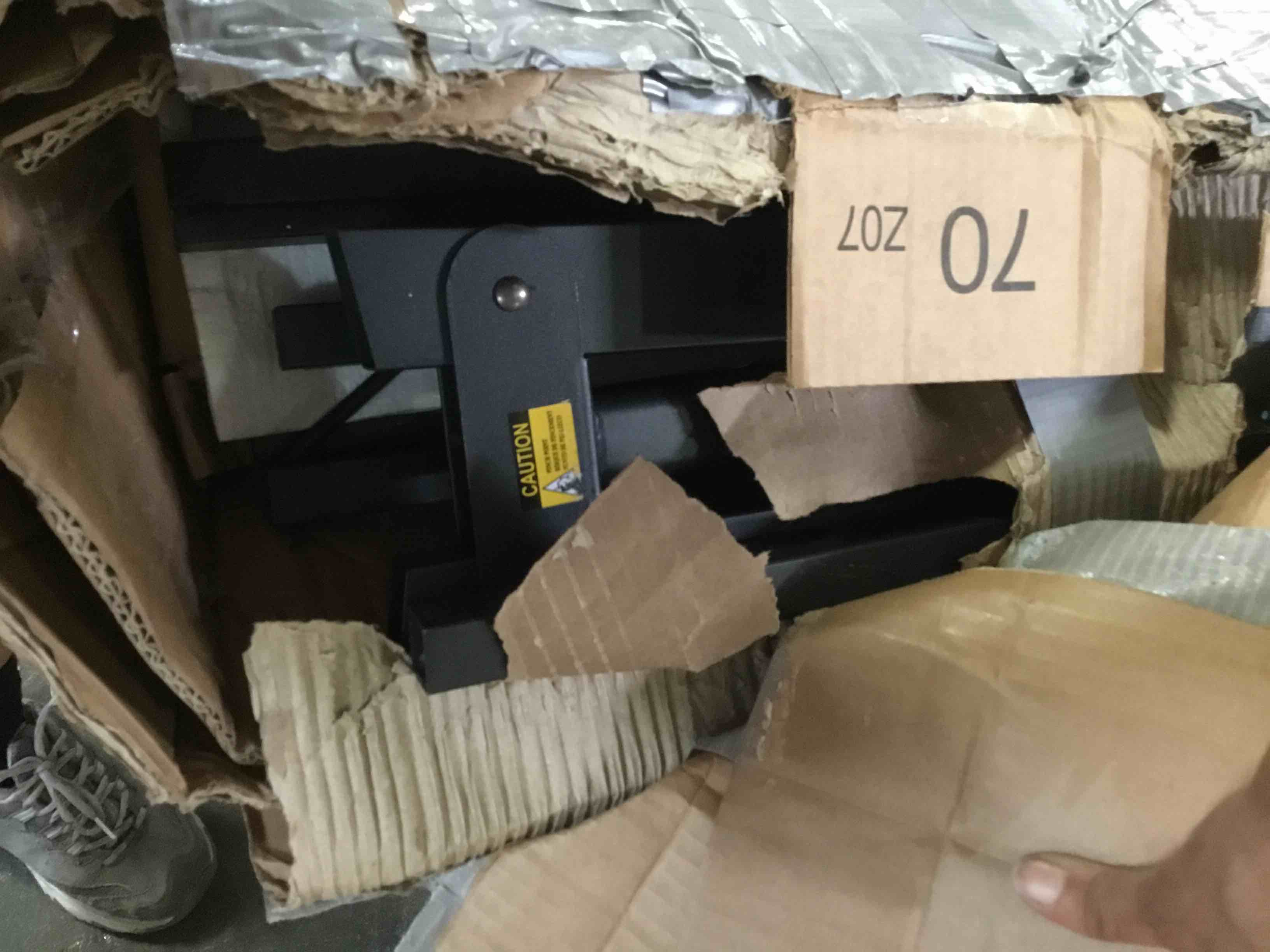 https://s3.amazonaws.com/lotting-images-prod/bidfta/BLU5419208_1690386297346.jpeg