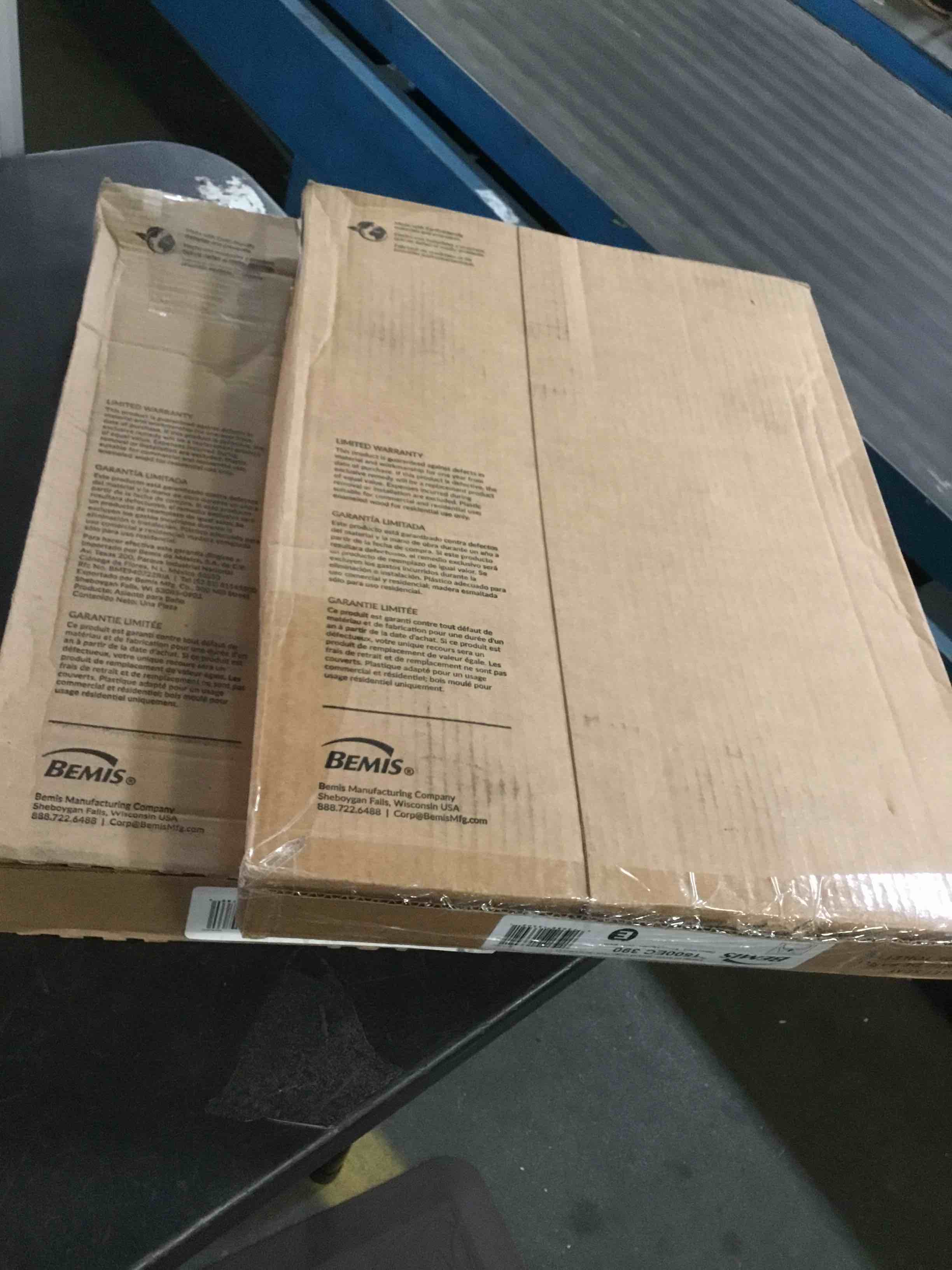 https://s3.amazonaws.com/lotting-images-prod/bidfta/BLU5419224_1690387928222.jpeg